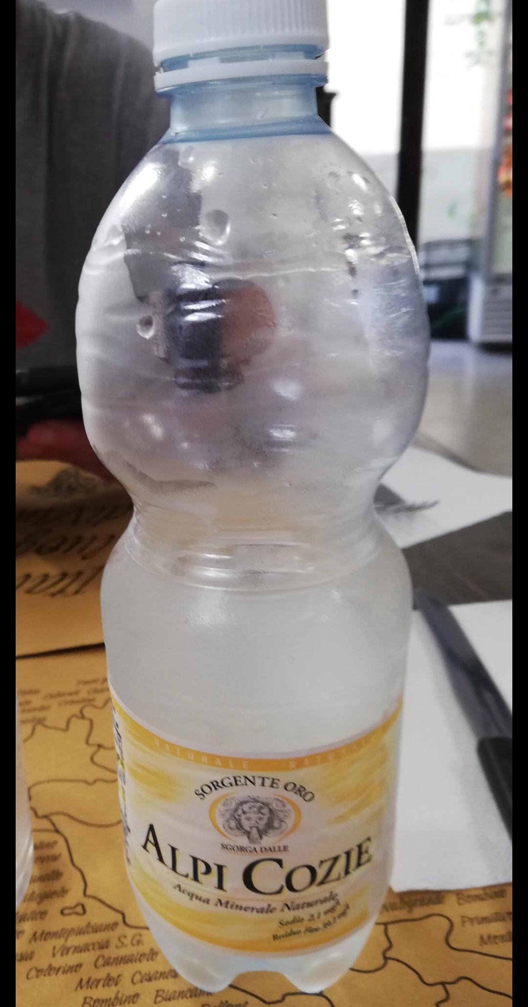 Bottled water in Italy 🇮🇹. It's hot here so I'm drinking loads r