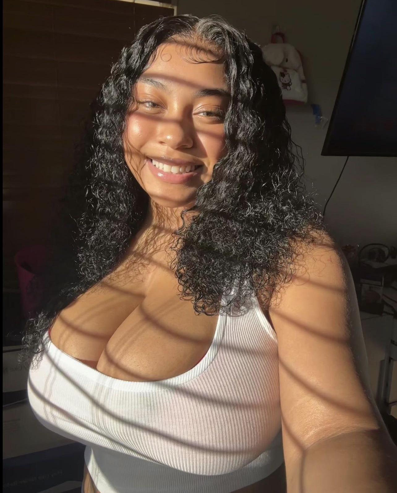 Juicyjas huge fucking melons : BlackEuphoria
