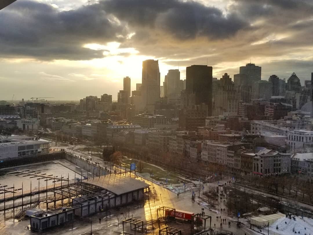 Sunset over Montreal r/CityPorn