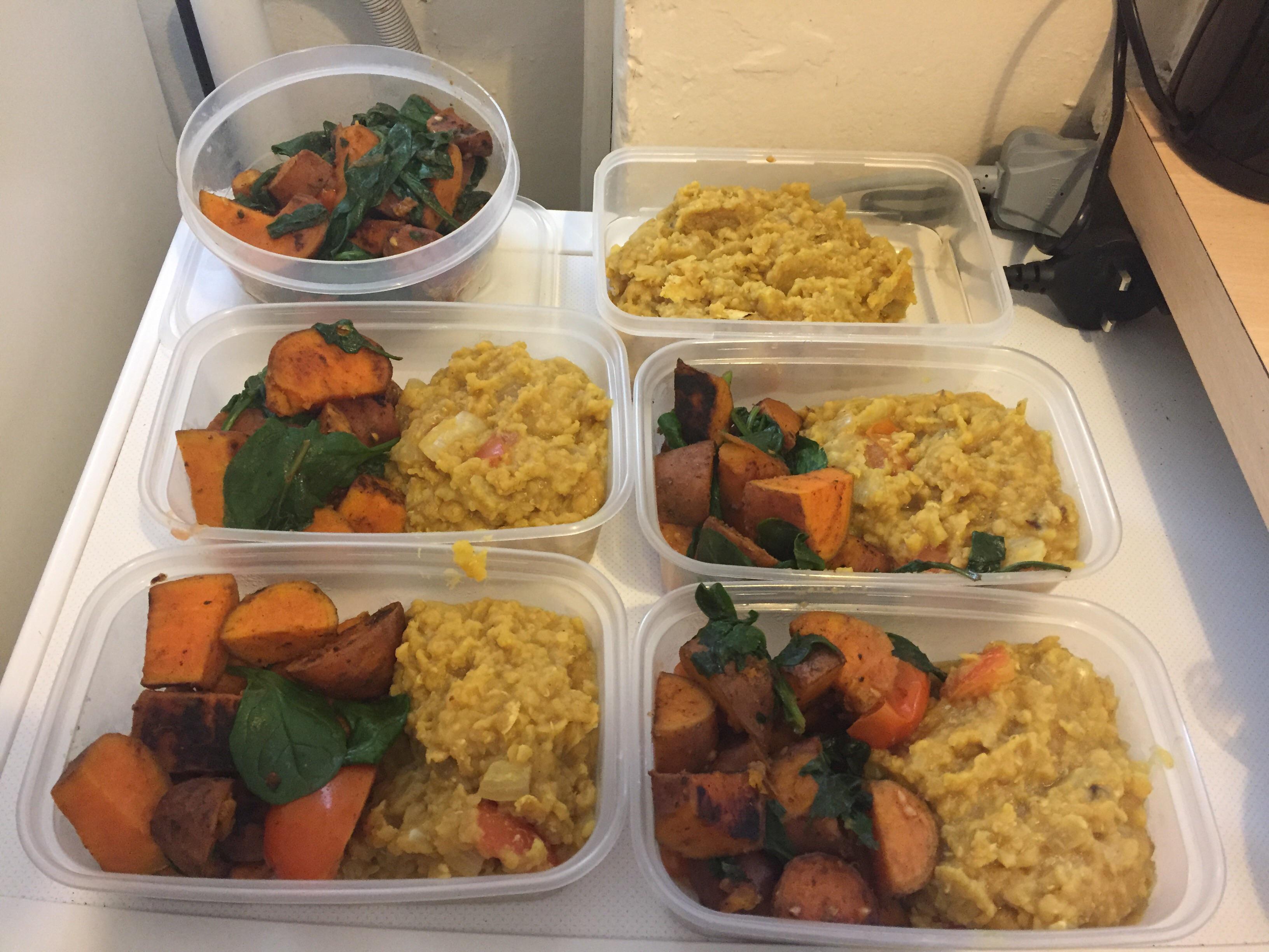 Five lunches cooling for the fridge. Sweet potato and spinach curry