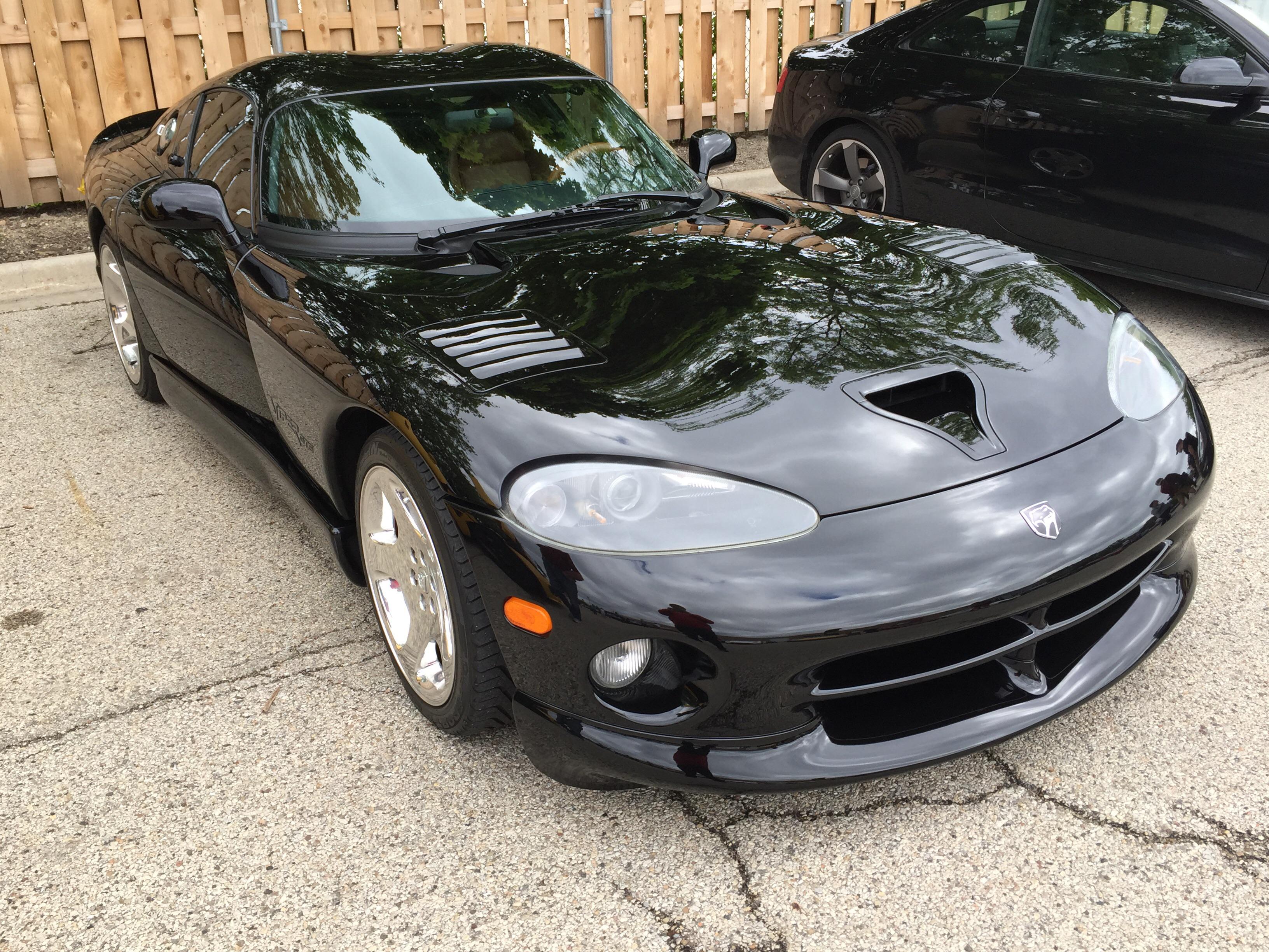 [Dodge Viper] spotted in Bolingbrook Illinois r/spotted