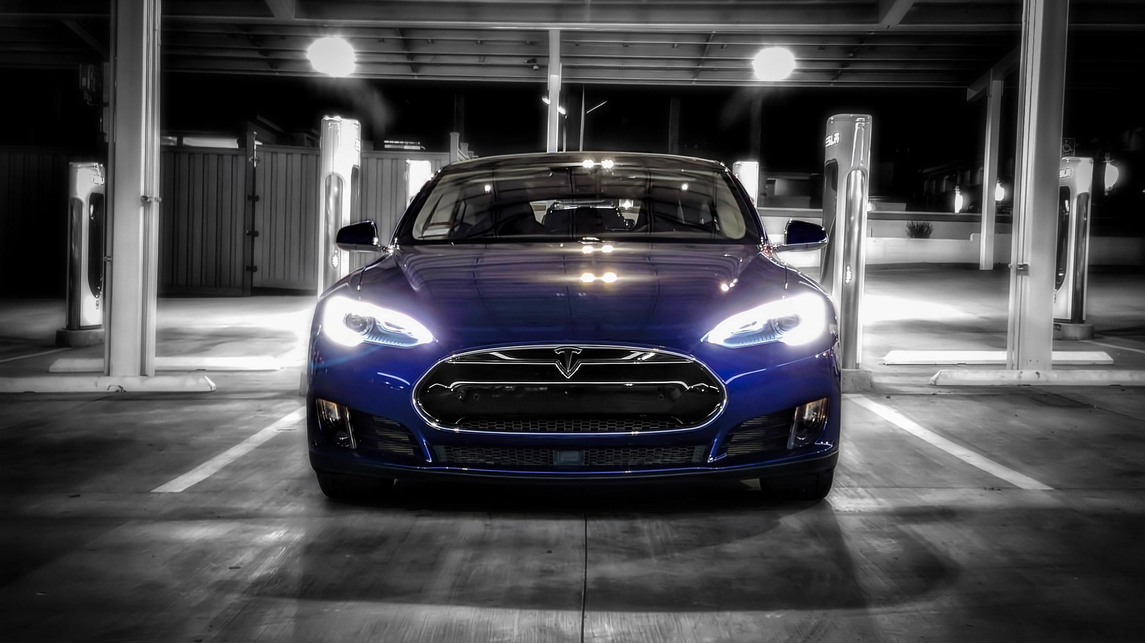 Used 2016 Model S 70 Taken at Kettleman City Supercharger. Glad we