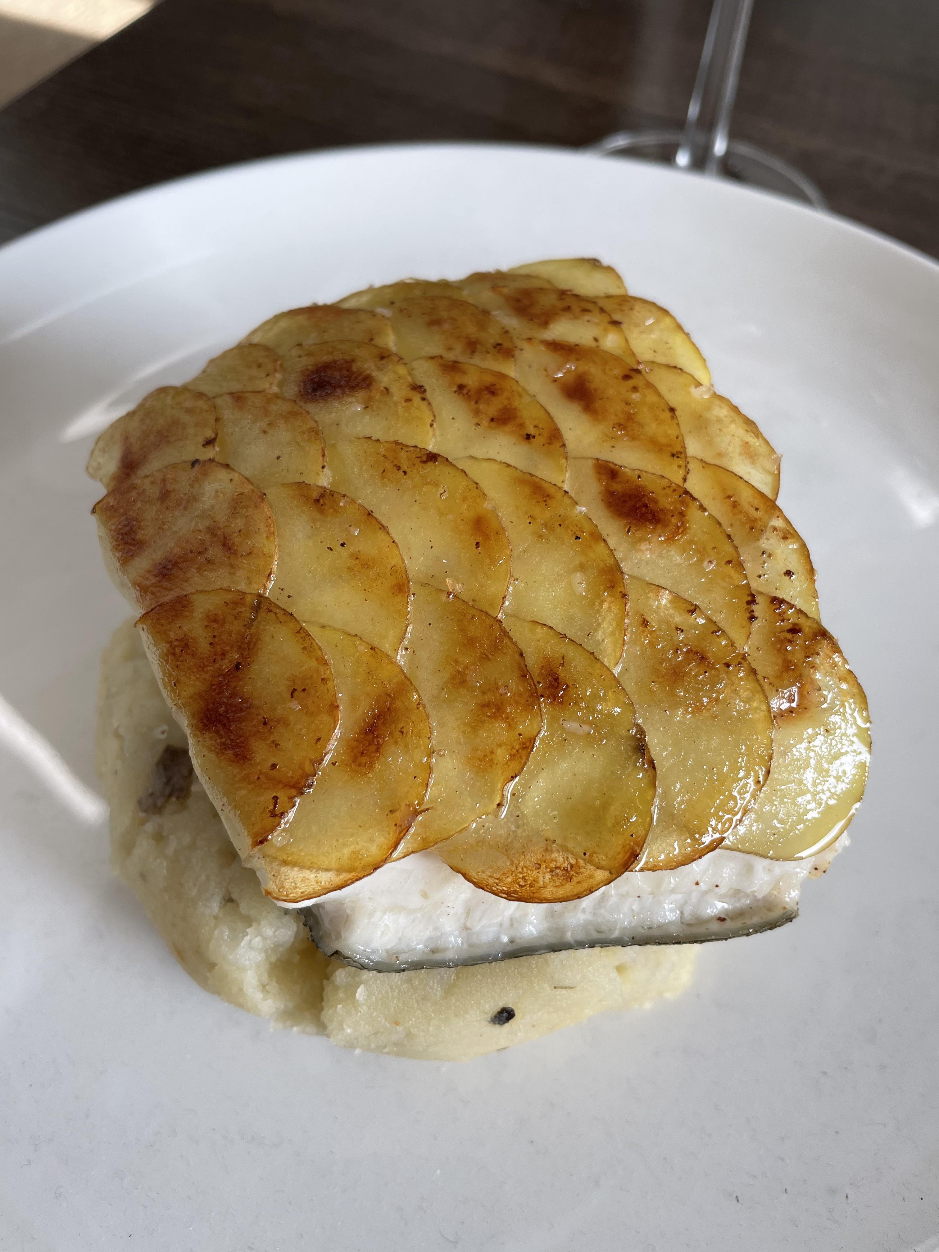 [homemade] Seabass with potato “scales” r/food