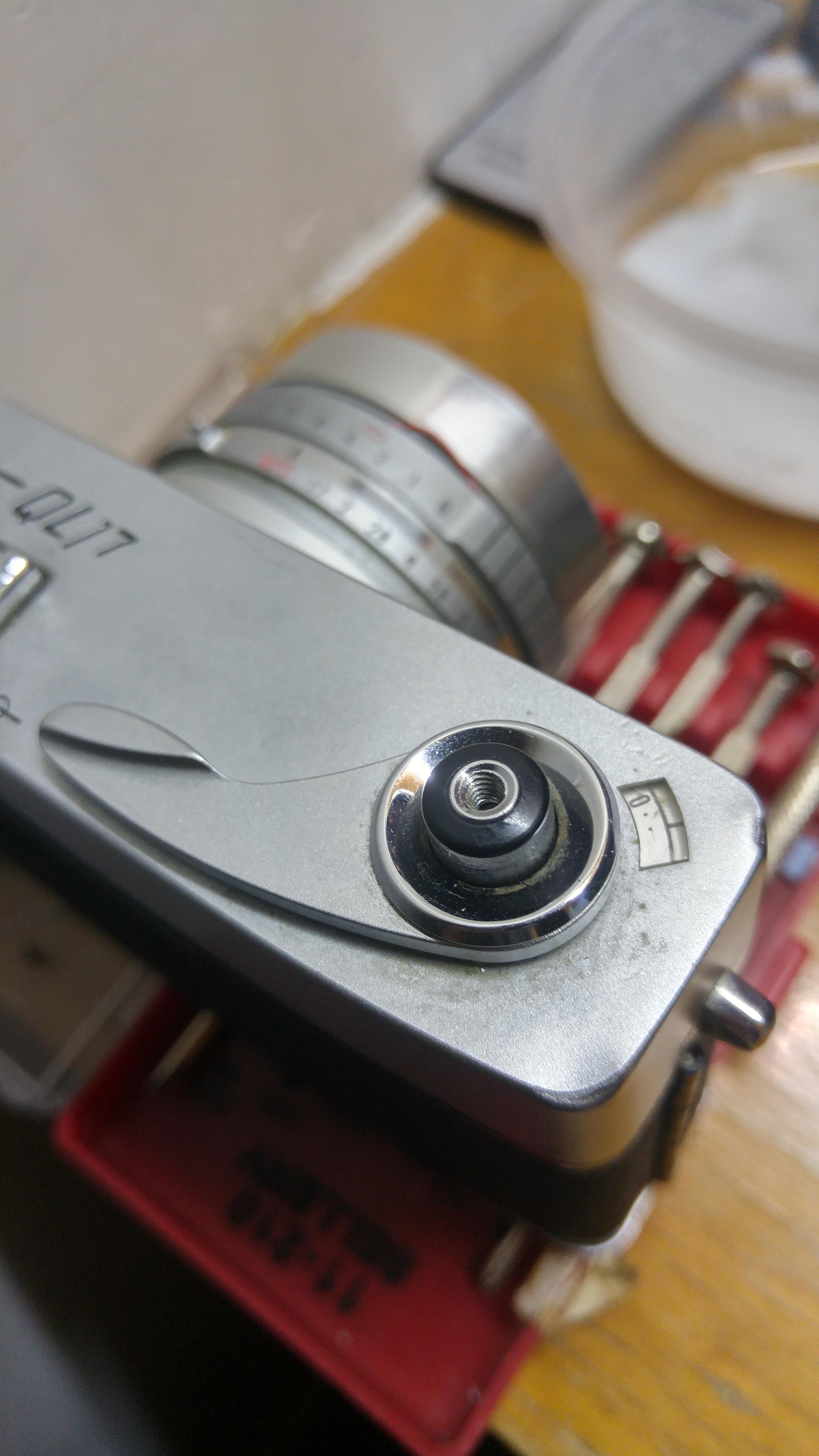 Continuing on dismantling the QL17 "non GIII" got stuck with