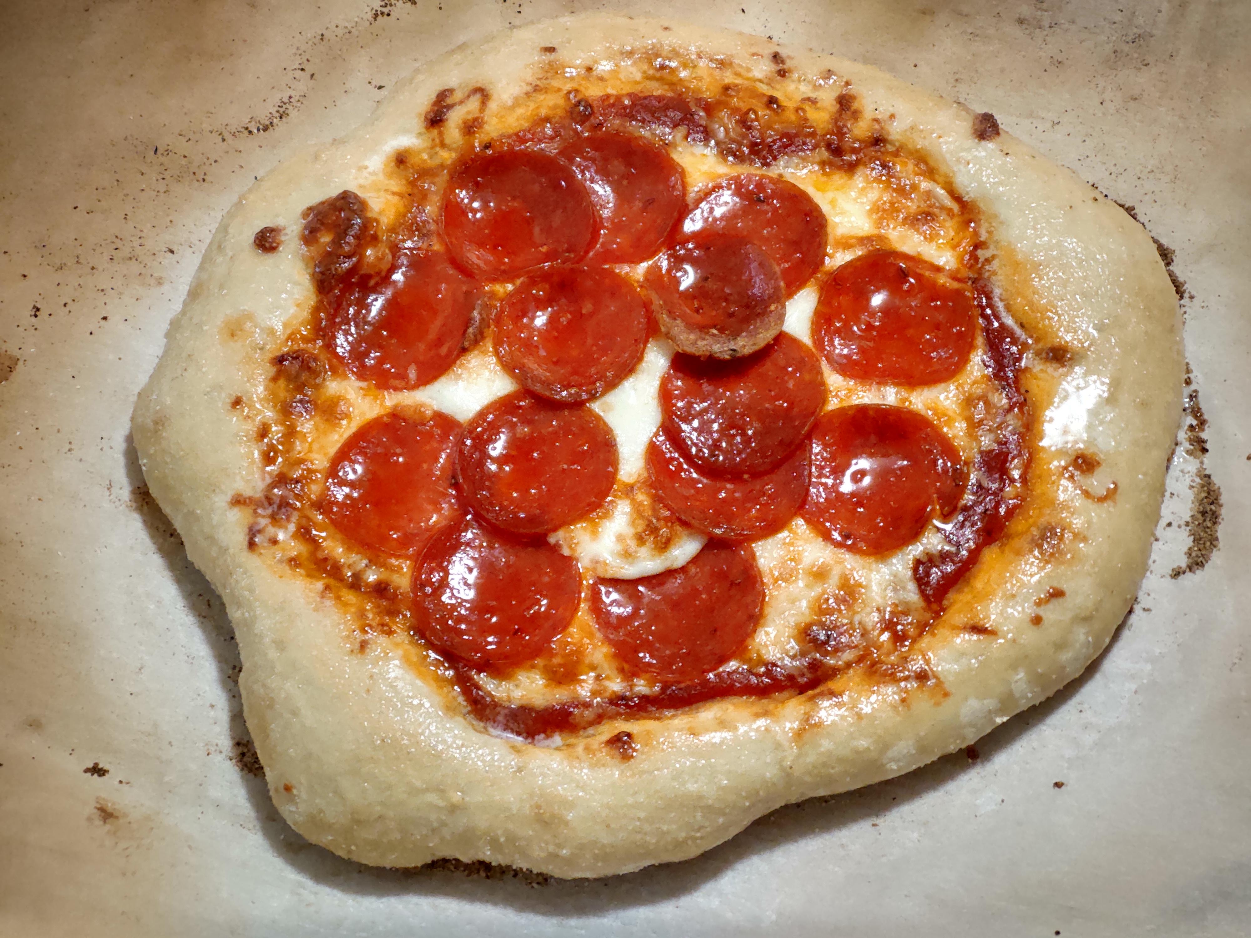 Pepperoni and garlicbutter crust. r/Pizza