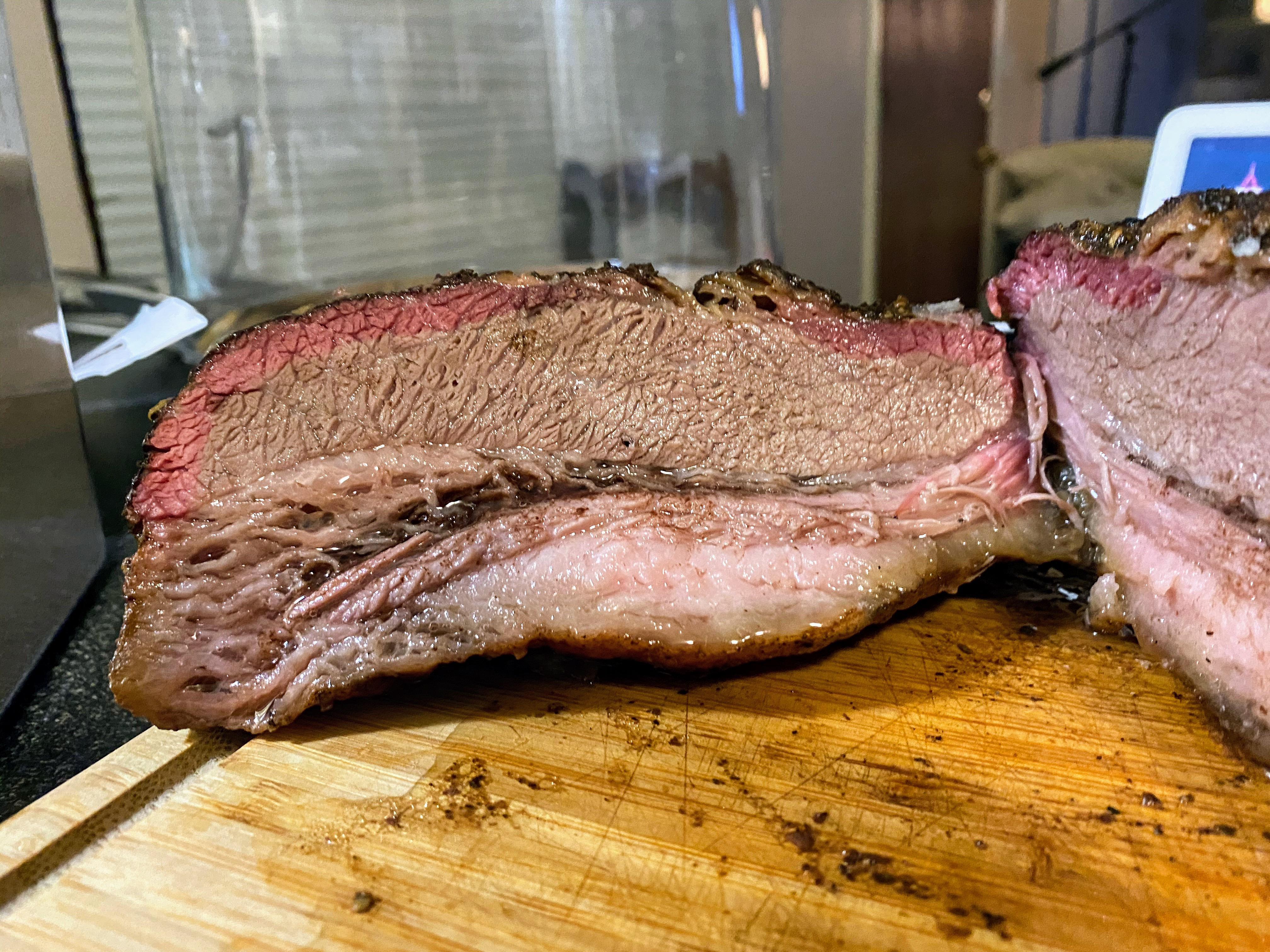 Salt, pepper, brisket and smoke, nothing else r/FoodPorn