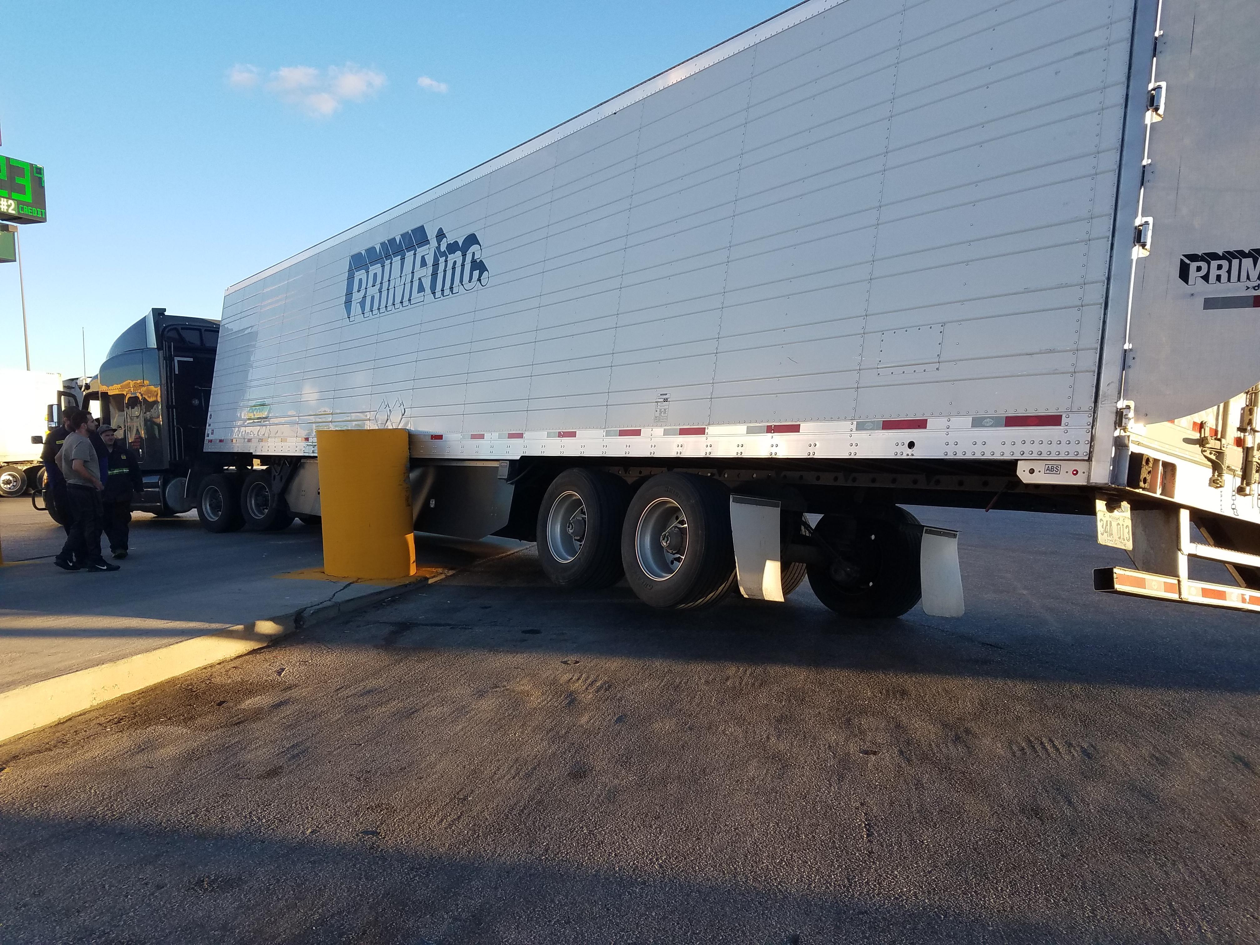 So this happened at Loves Wamsutter WY r/Truckers