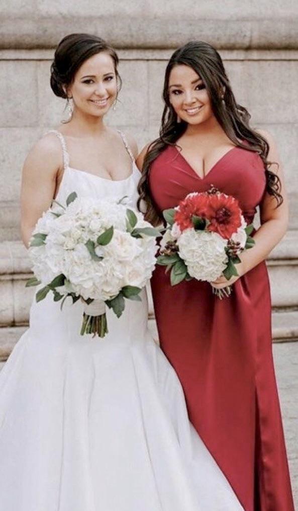 Busty bridesmaid : BreastEnvy
