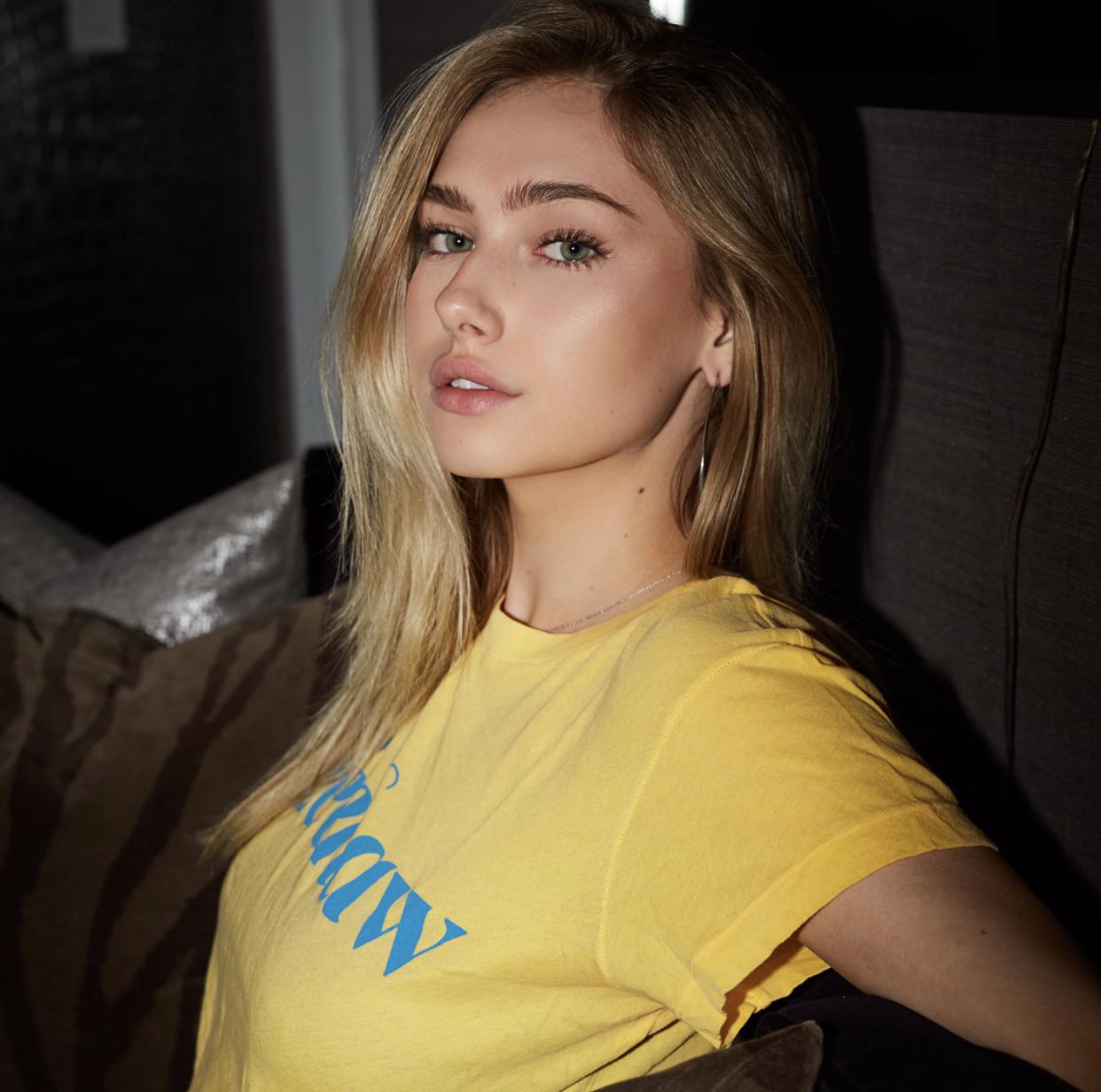 Molly O’Malia [irtr] : BeautifulFemales