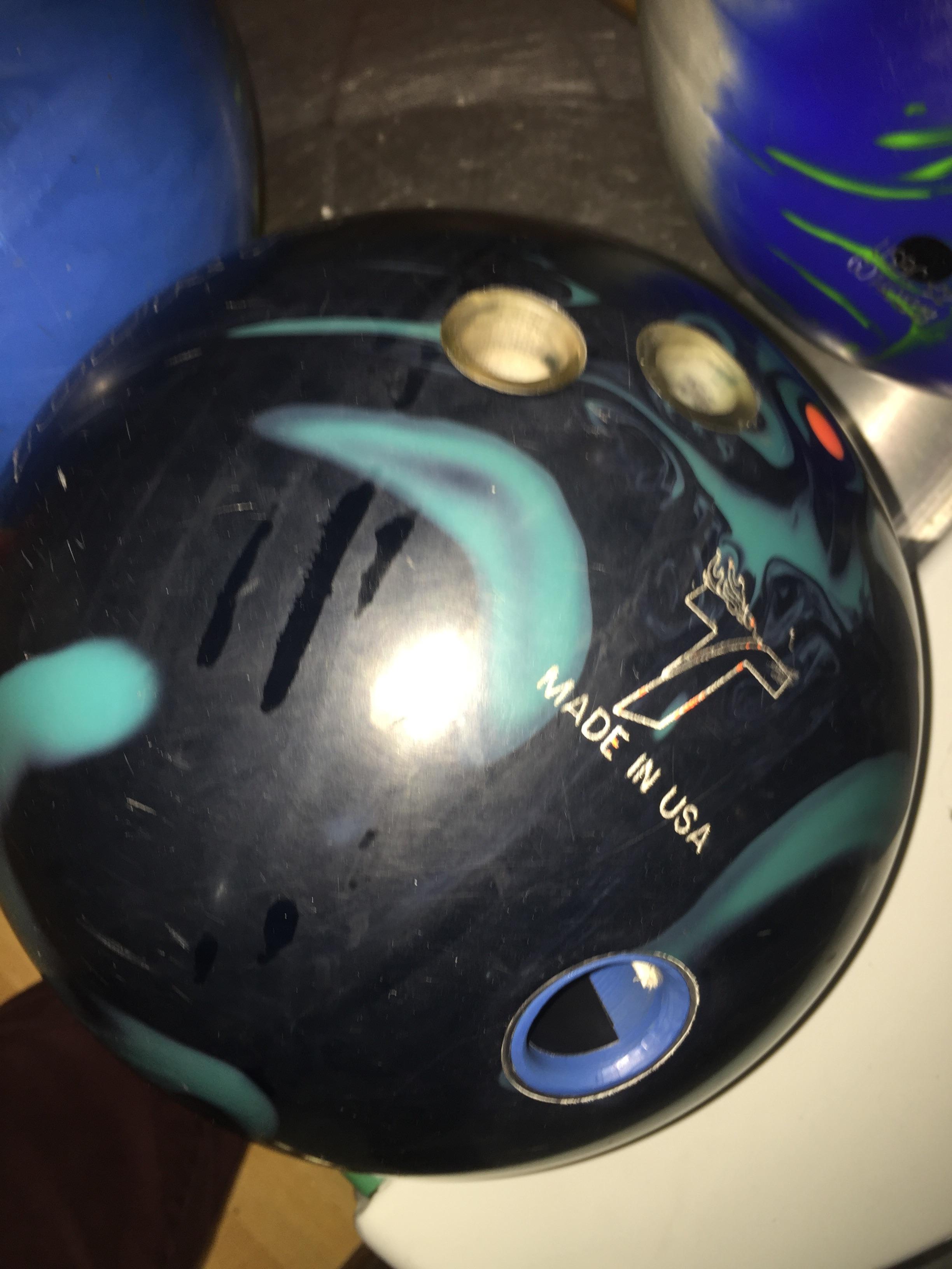 Help ball tracking over finger hole r/Bowling