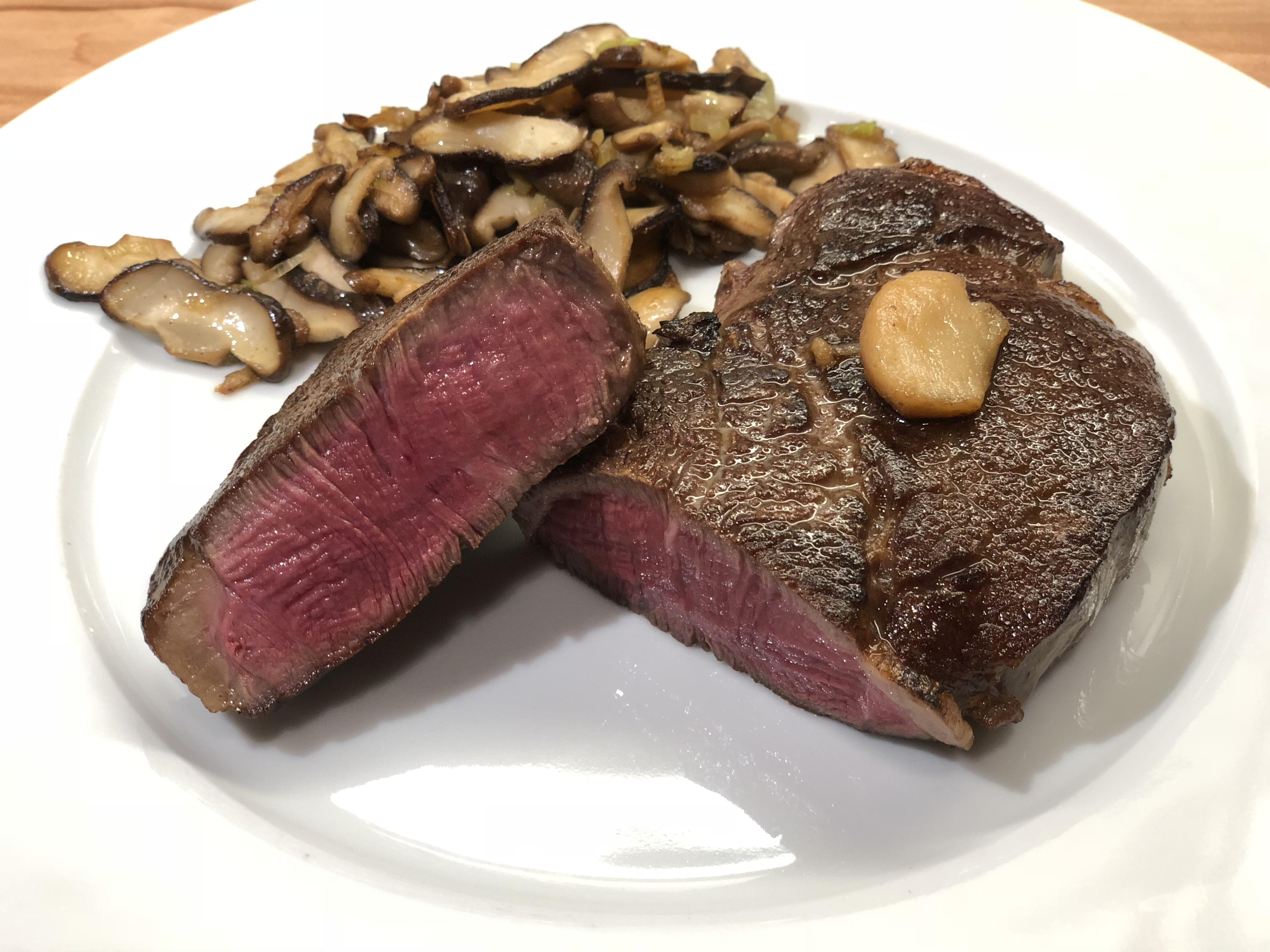 Tenderloin from an old basque cow r/steak