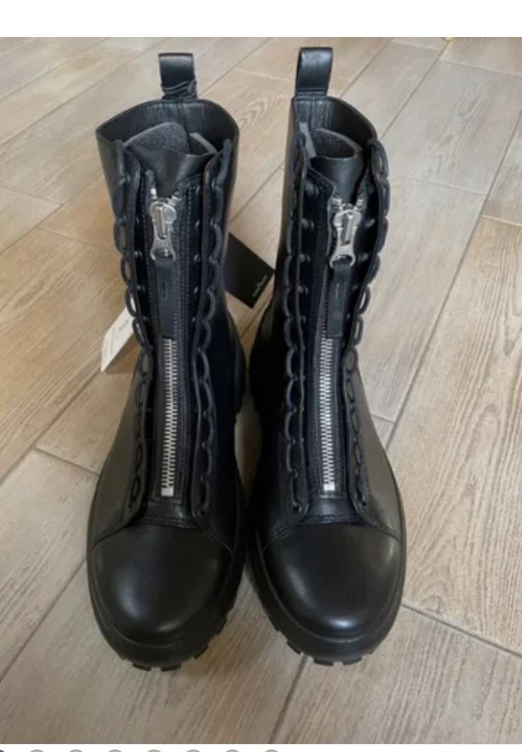 Where to buy sold out shoes. Last year SI had those boots made from