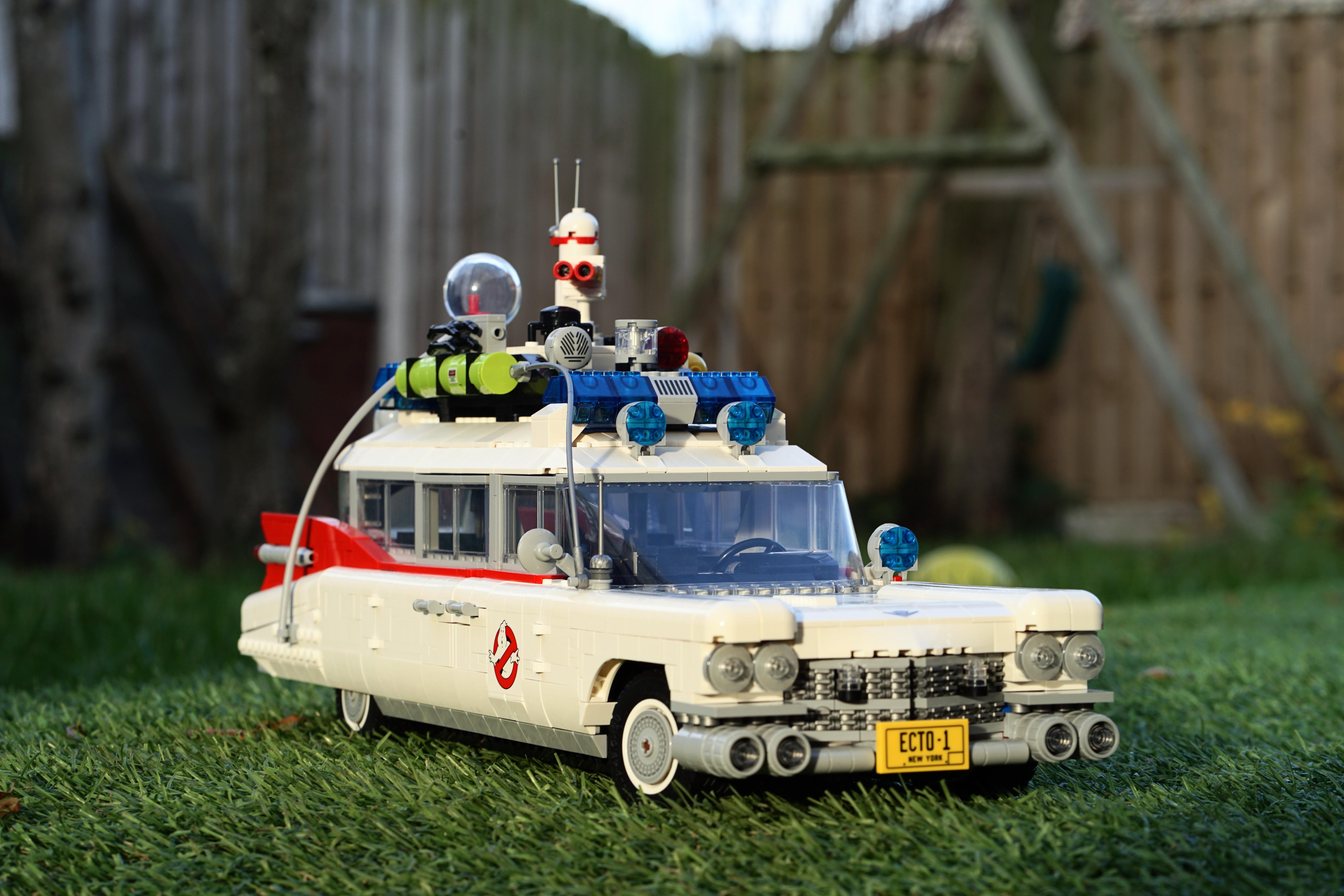 10274 Ghostbusters Ecto 1 in the morning light. : r/lego