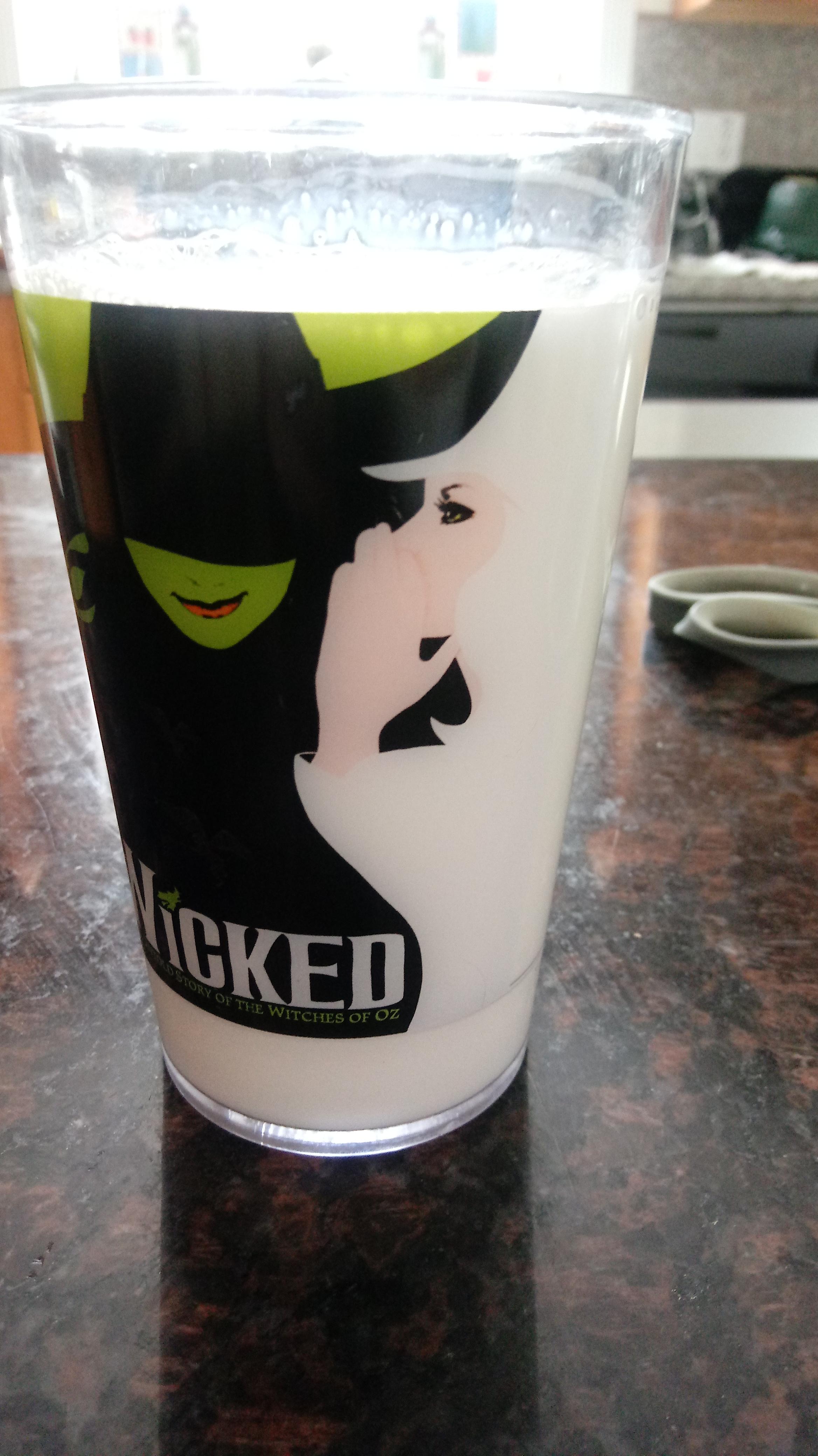 This cup is perfect for milk : r/mildlyinteresting