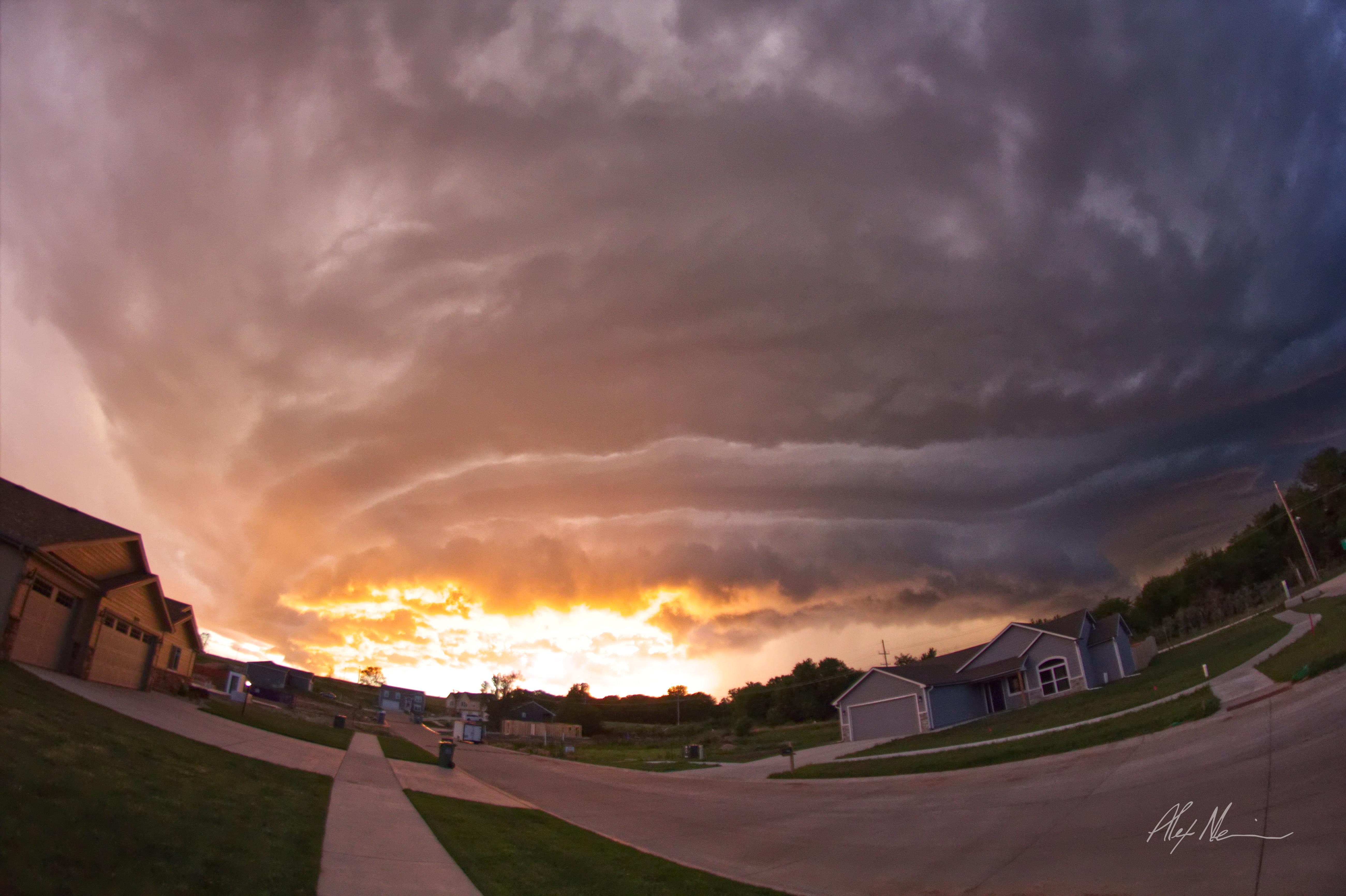 Severe thunderstorm moving through the Manhattan, Kansas area on June