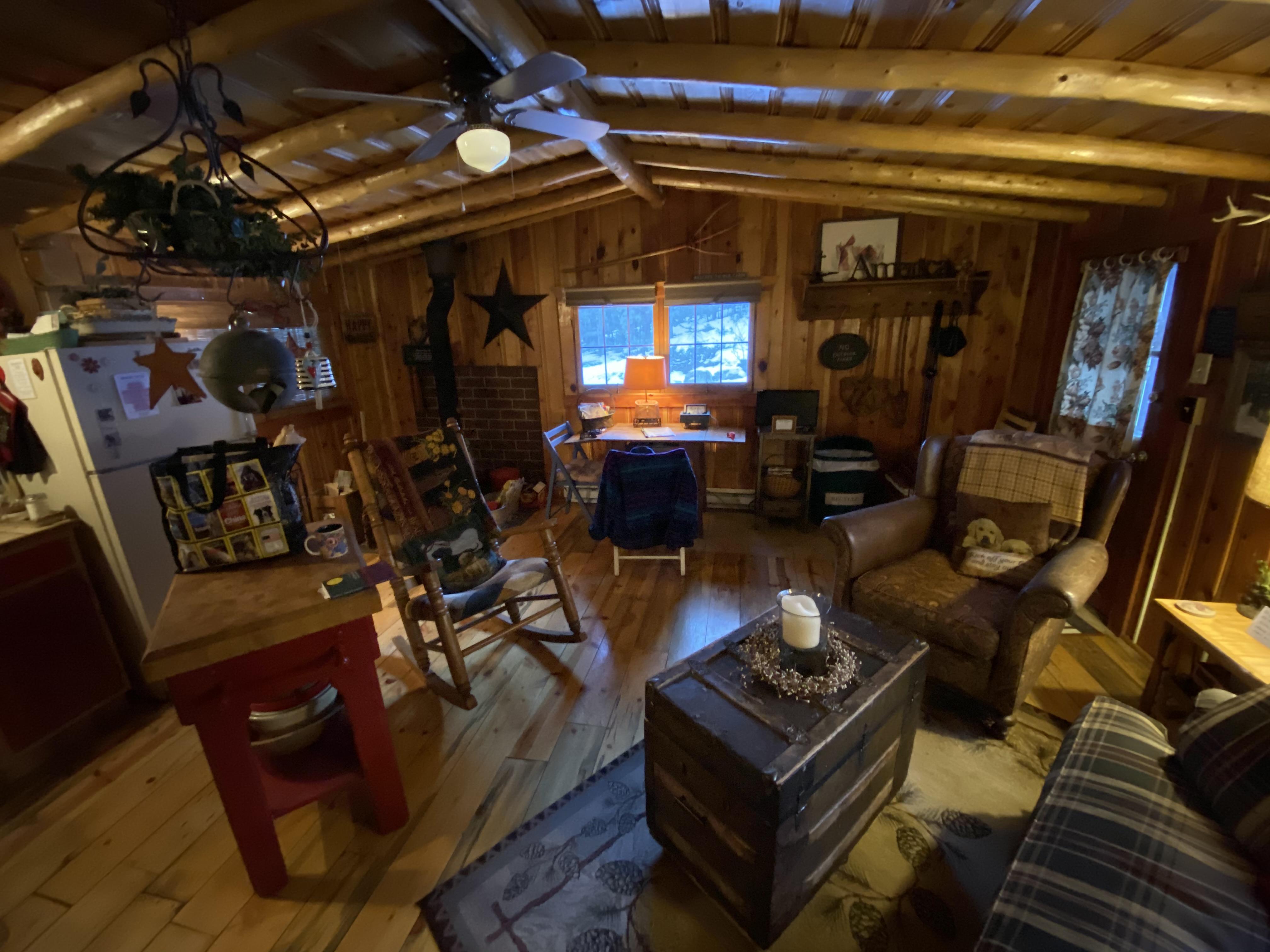 Cozy Rocky Mountain AirBnB r/CozyPlaces