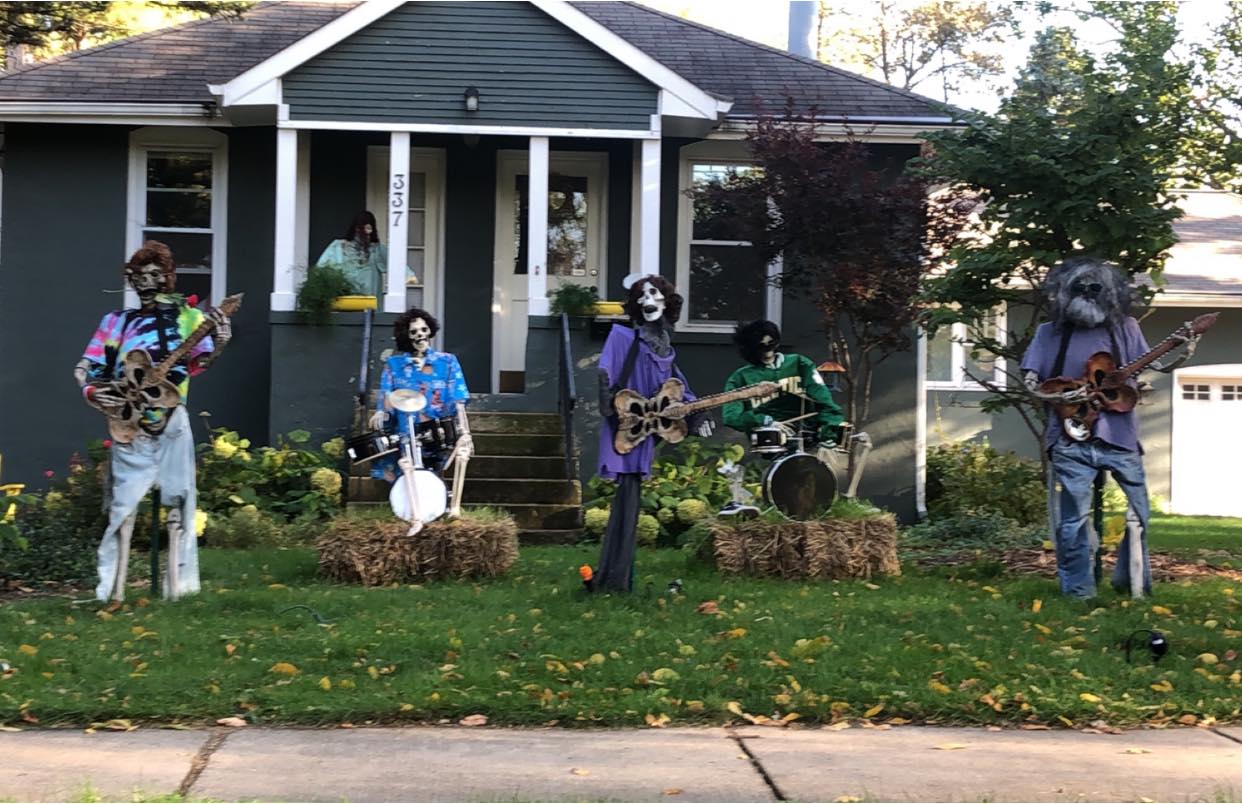 Halloween Events Chicago Suburbs 2024 Now this is how you decorate for Halloween! Photo by Gip Gipson. Taken