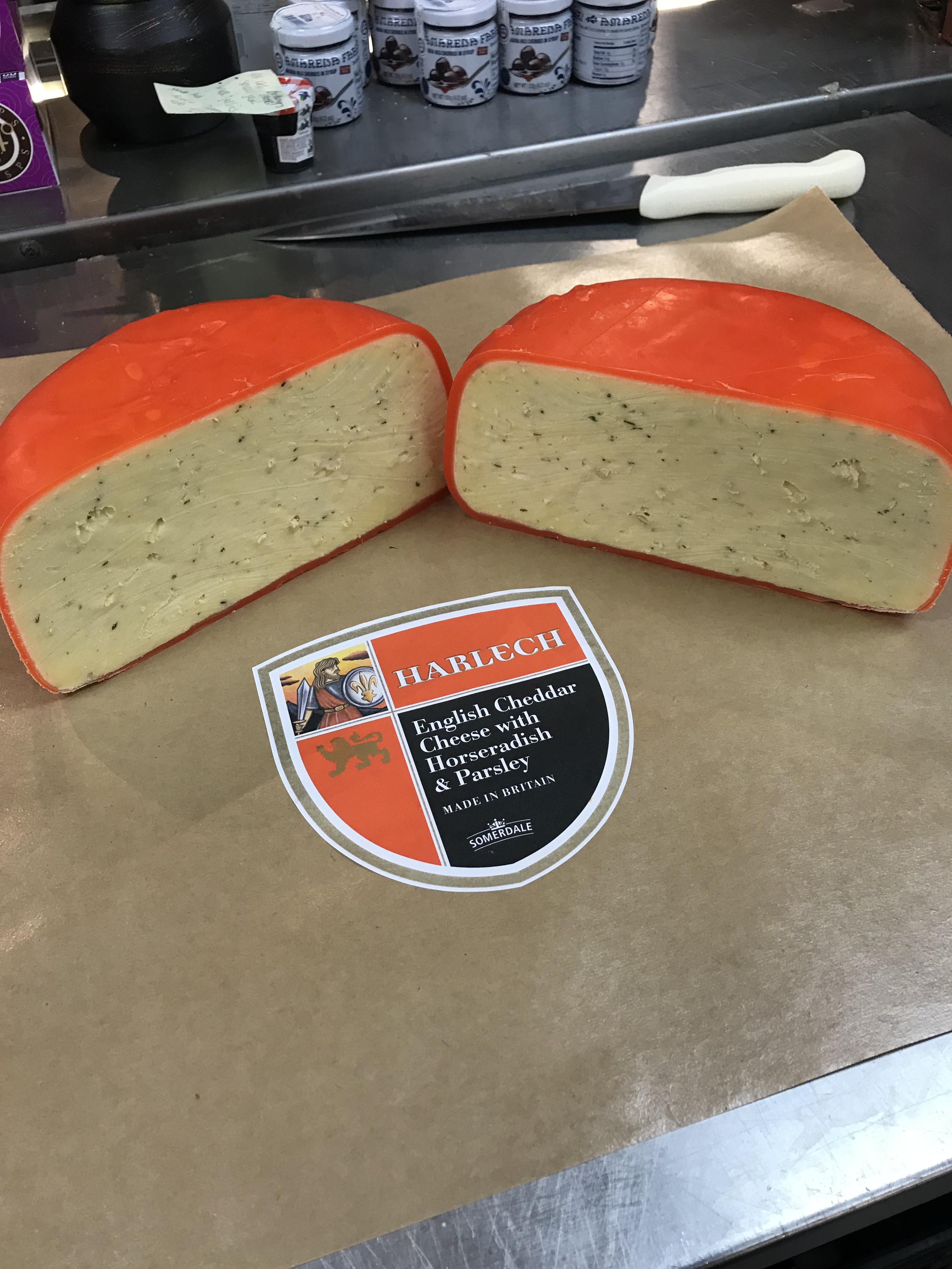 Harlech Cheddar w/ Horseradish and Parsley r/Cheese