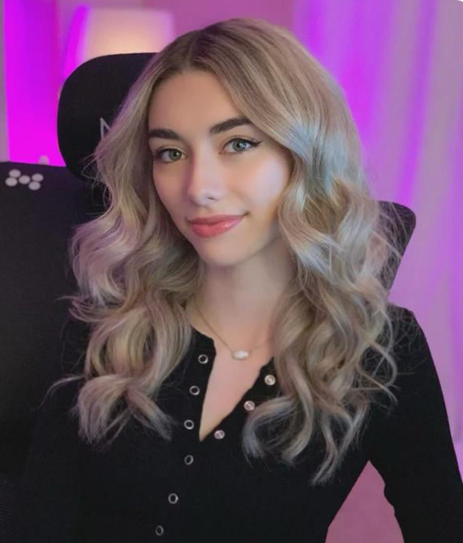 Dm me if you can rp and feed sommerset. Gonna be very naughty : r