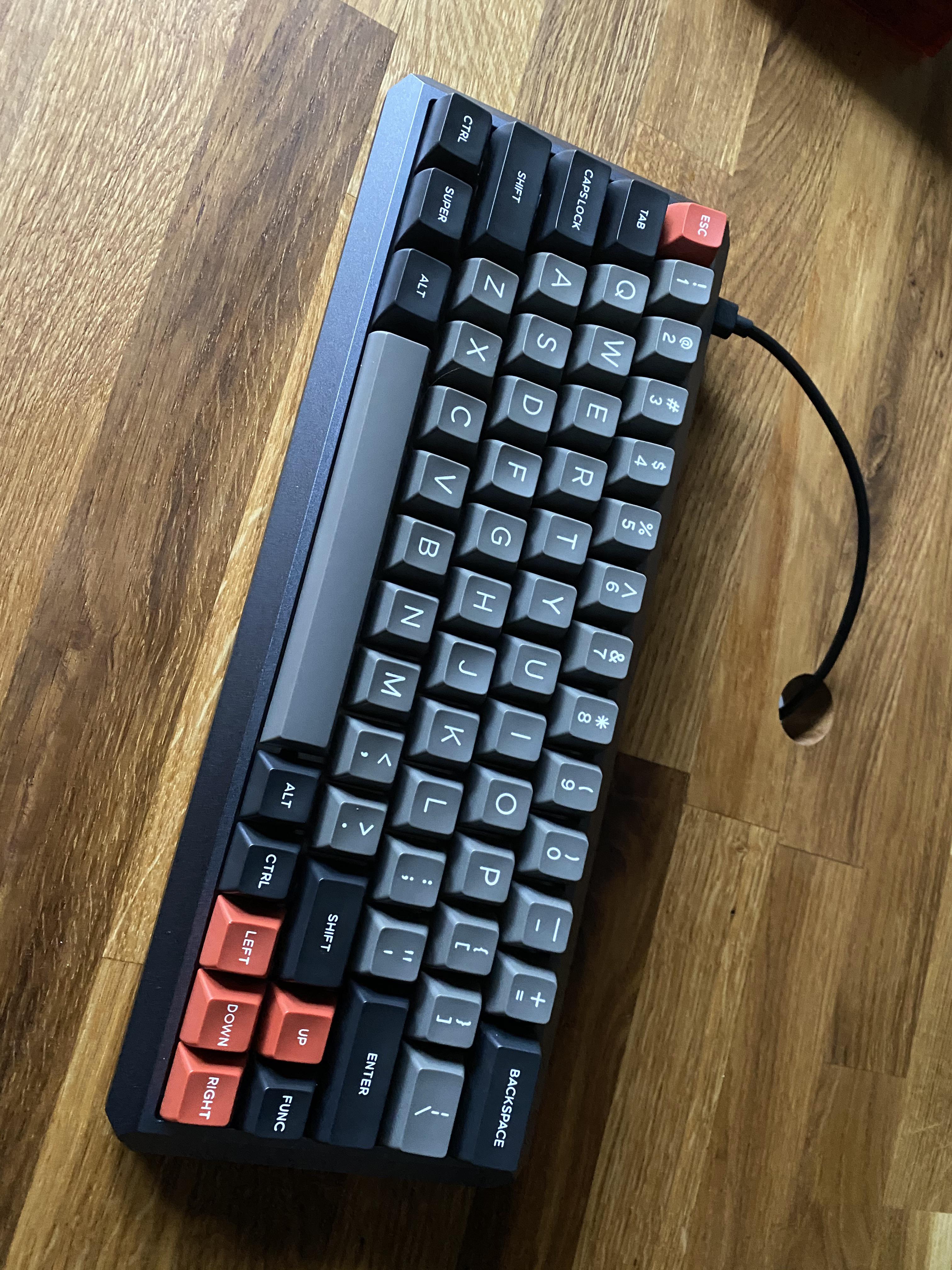 KBD Case, Domikey Dolch SA caps, Durock stabs, DZ60 board, Seal