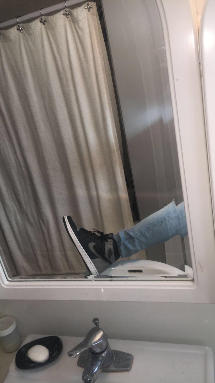 Finally Got My Sink Fixed Finally got my bonus. Bought this sink. Pic related. Sneakers