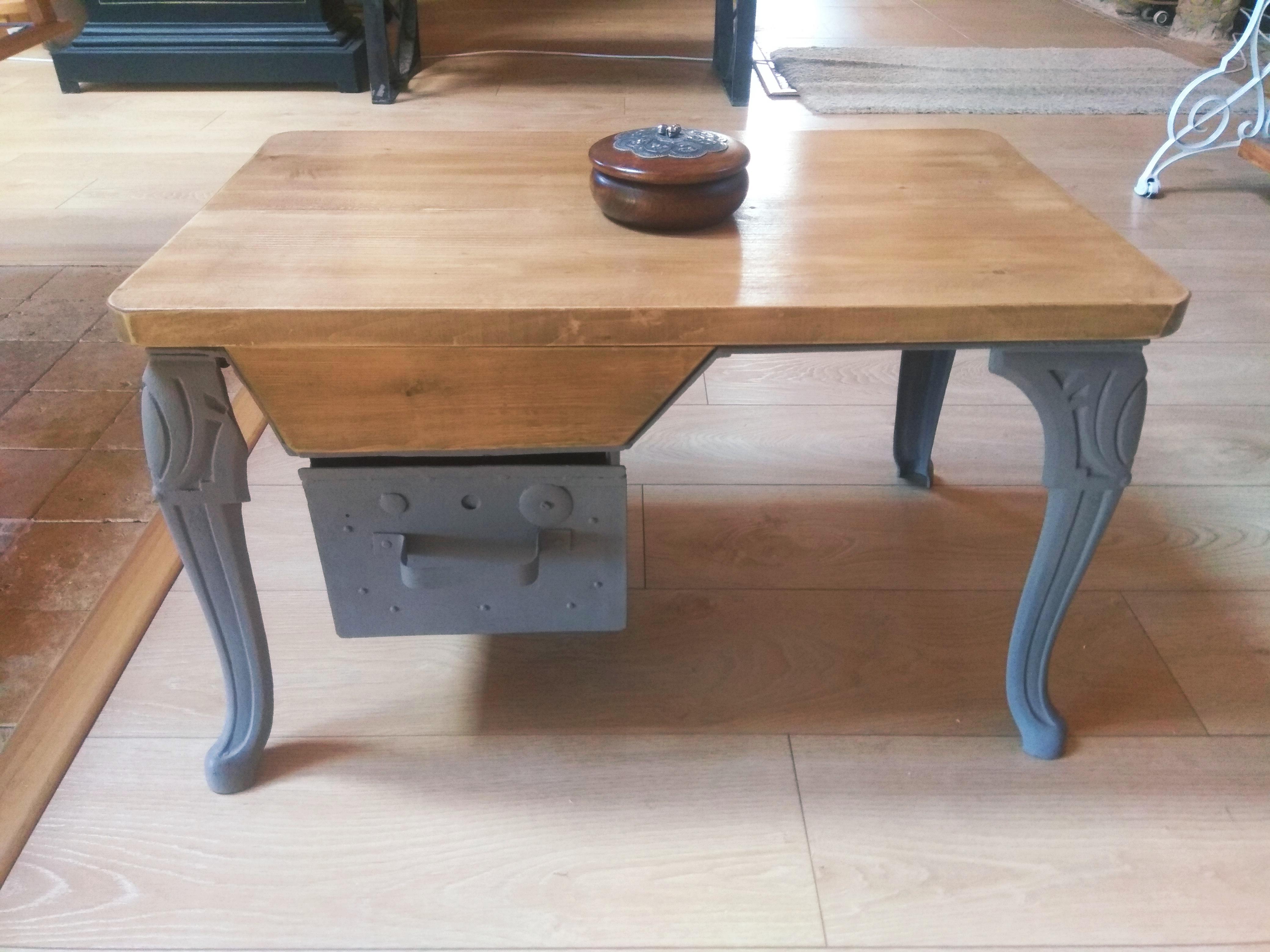 Coffee table build out of an old coal burning stove base💥 r/upcycling
