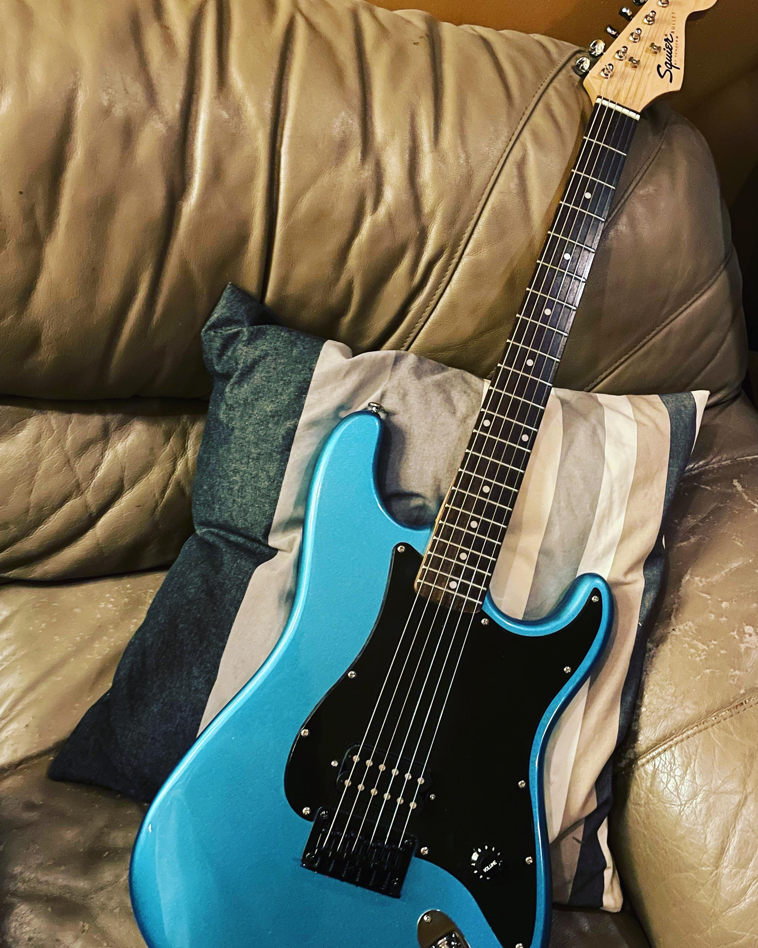 174 best Squier Strat images on Pholder Guitars, Guitarporn and Squier