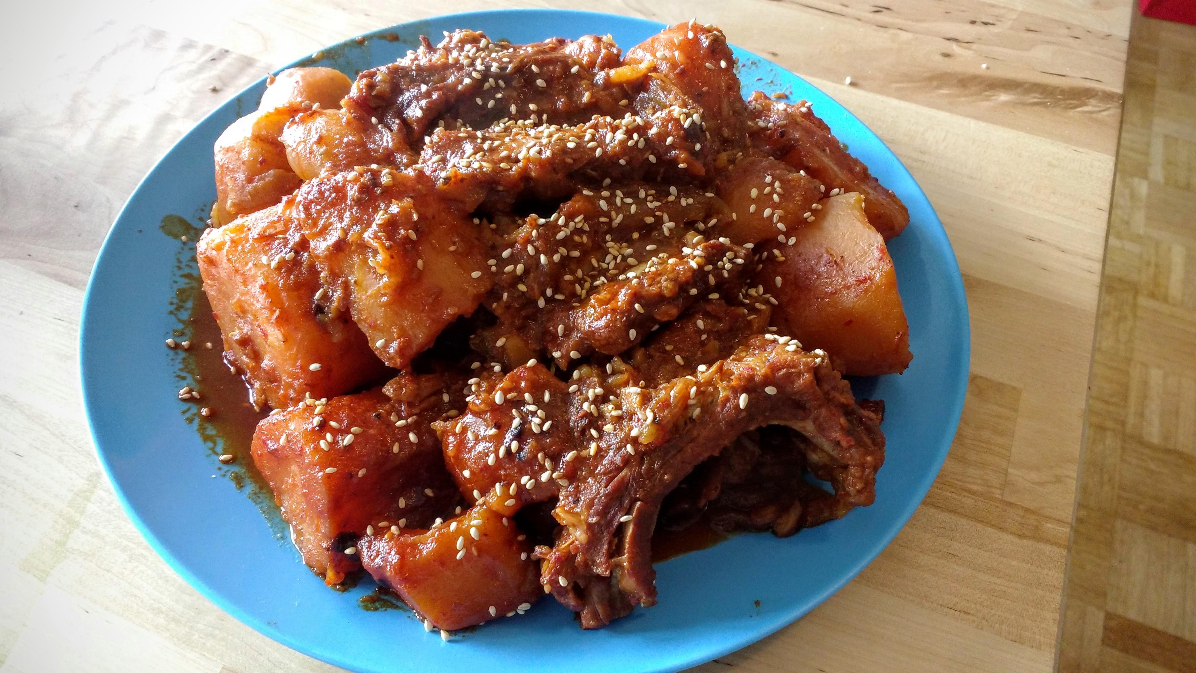 Spicy Pork Rib Stew 매운 돼지갈비찜 r/KoreanFood