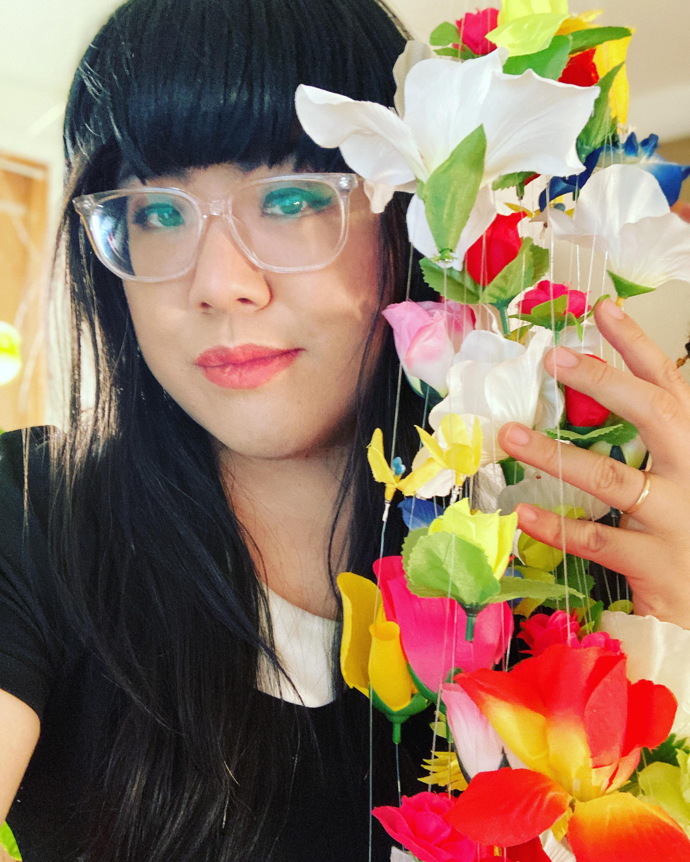 just a bunch of fake flowers 💐 r/crossdressing