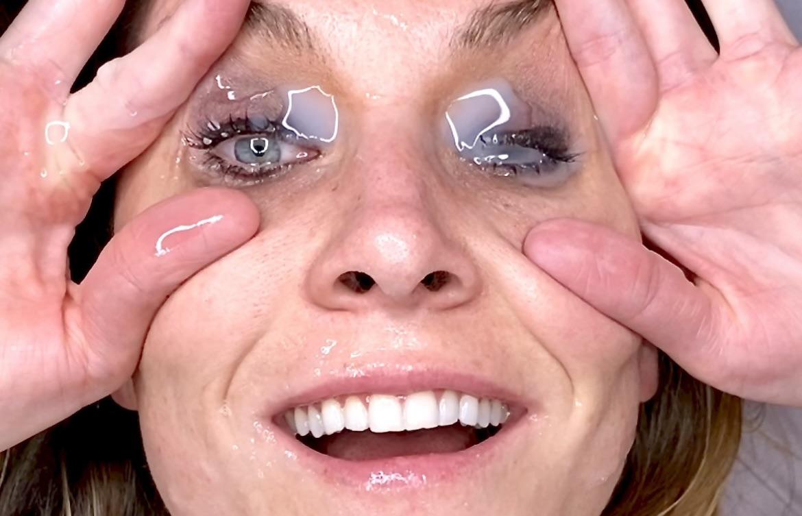 Cum in my eyes please, sir! : cumshots