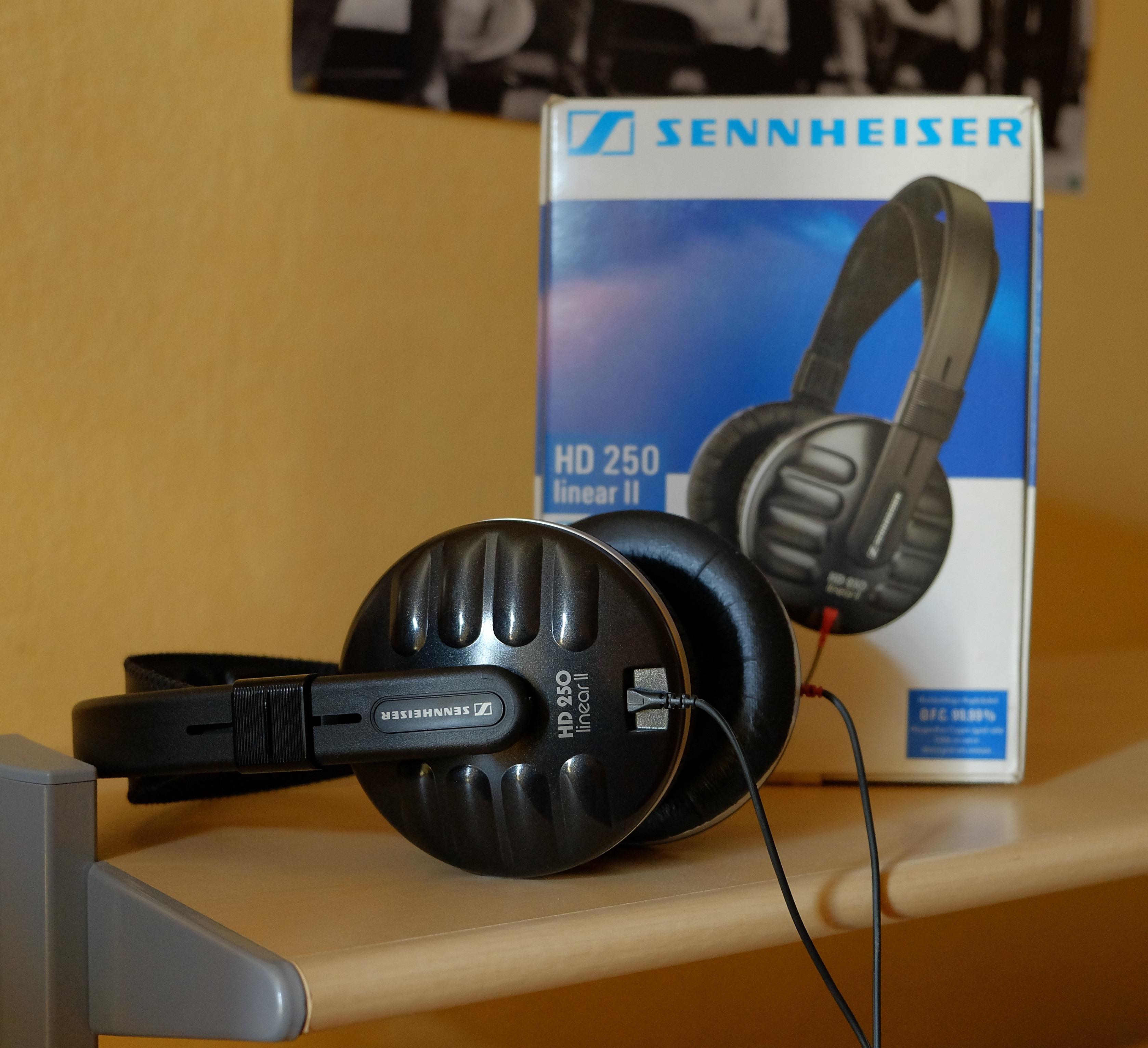 Sennheiser HD250 Linear II, another vintage gem r/headphones