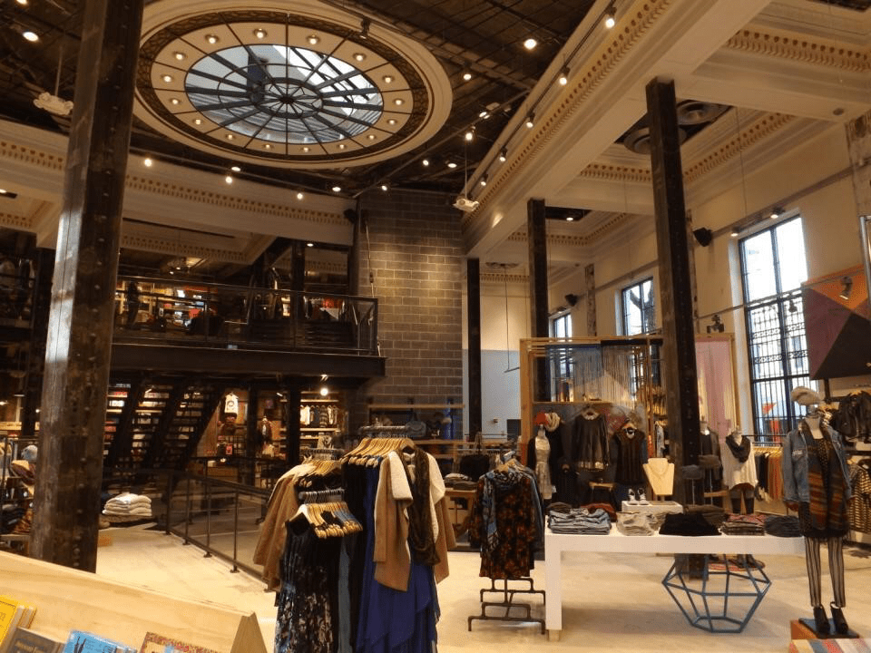 Urban Outfitters in Westfield, NJ used to be a bank r/repurposedbuildings