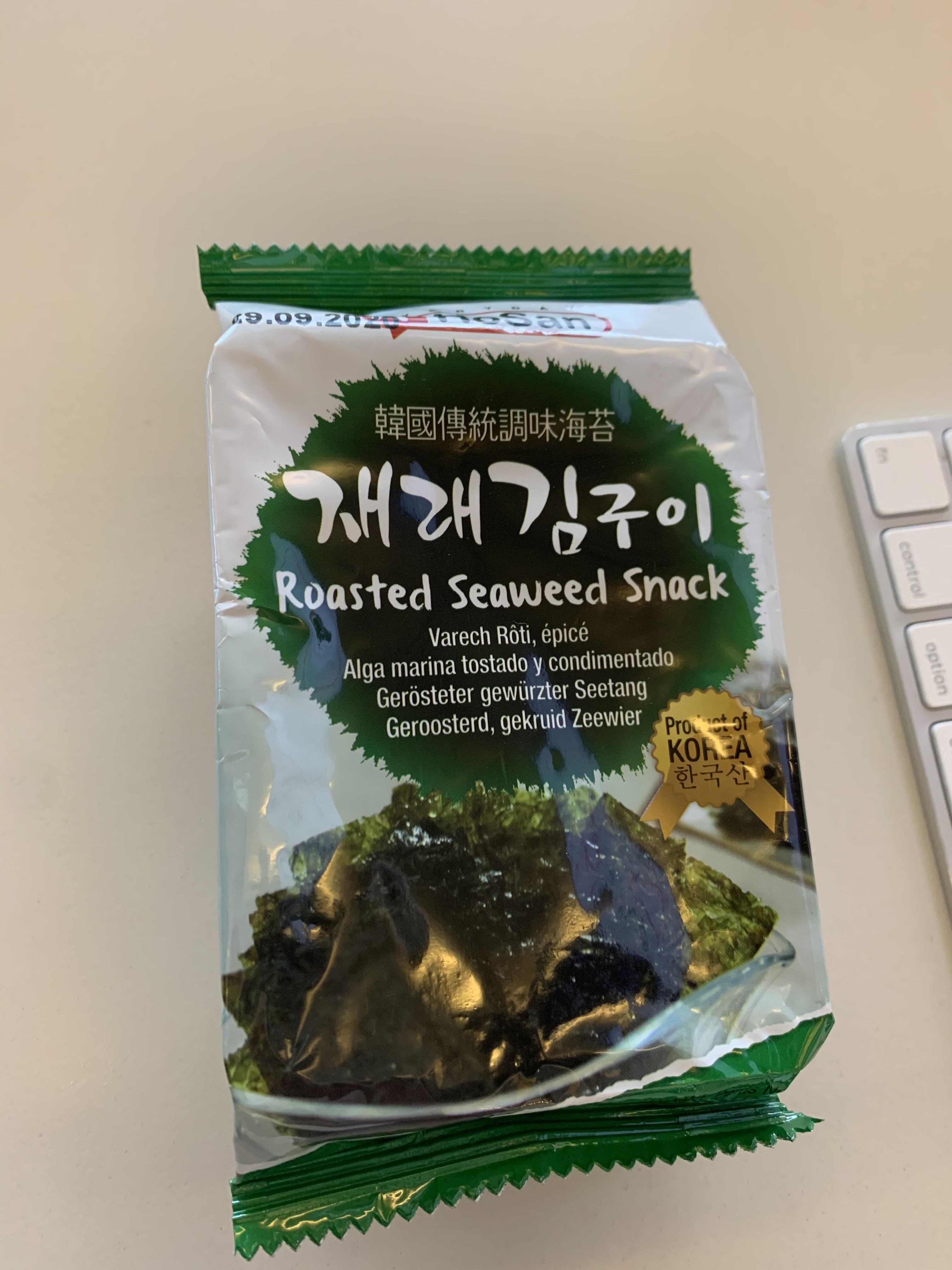 My fave low calorie snack Seaweed! ( 27 calories for the packet) r