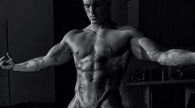His Tattoos Fall Out Of The Zyzz Zone But He's Wearing Calvins - A Lot - So I'm Confused. Is Brenden Besecker Juicy? His Chest And Biceps In The Last Two Photos 356_x_640_jpg