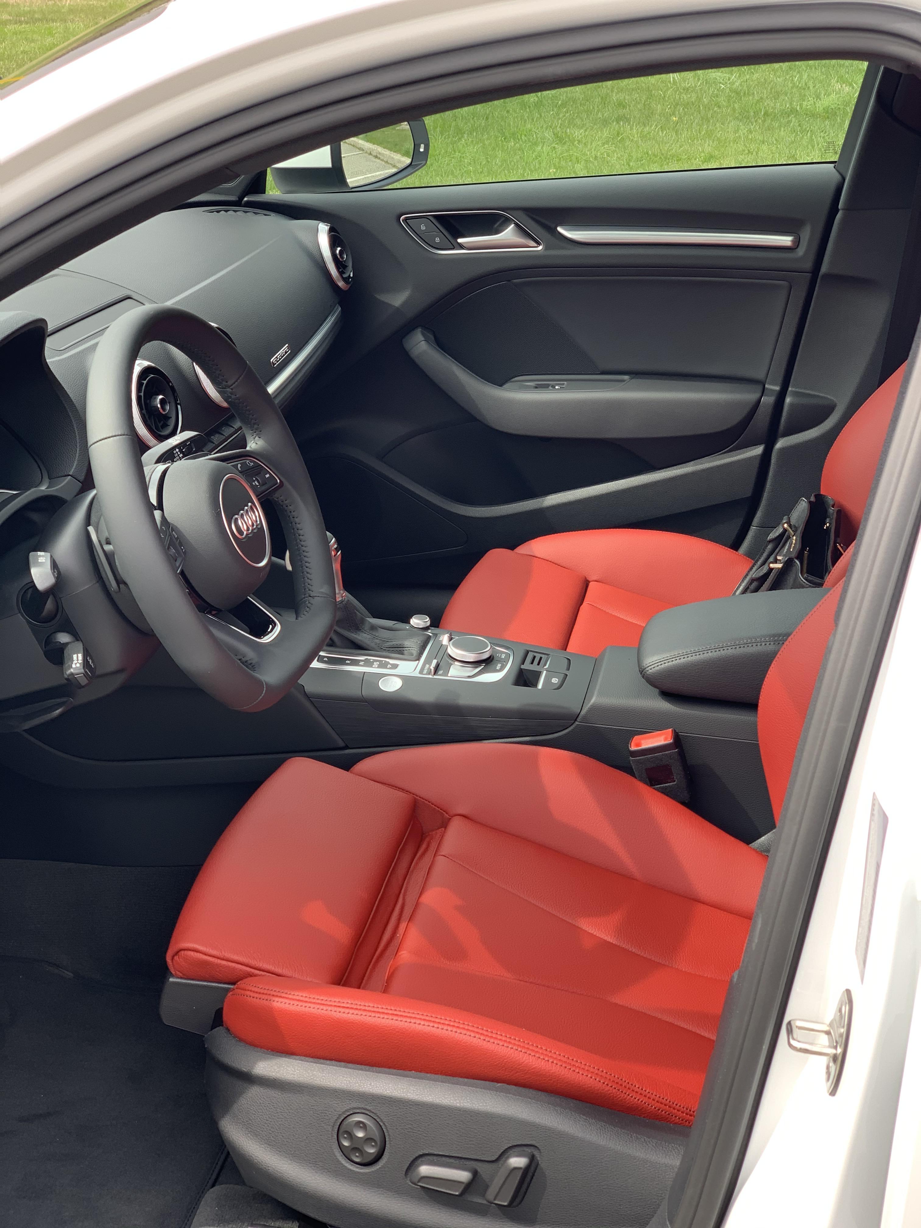 The red interior!!! So sweet r/Audi