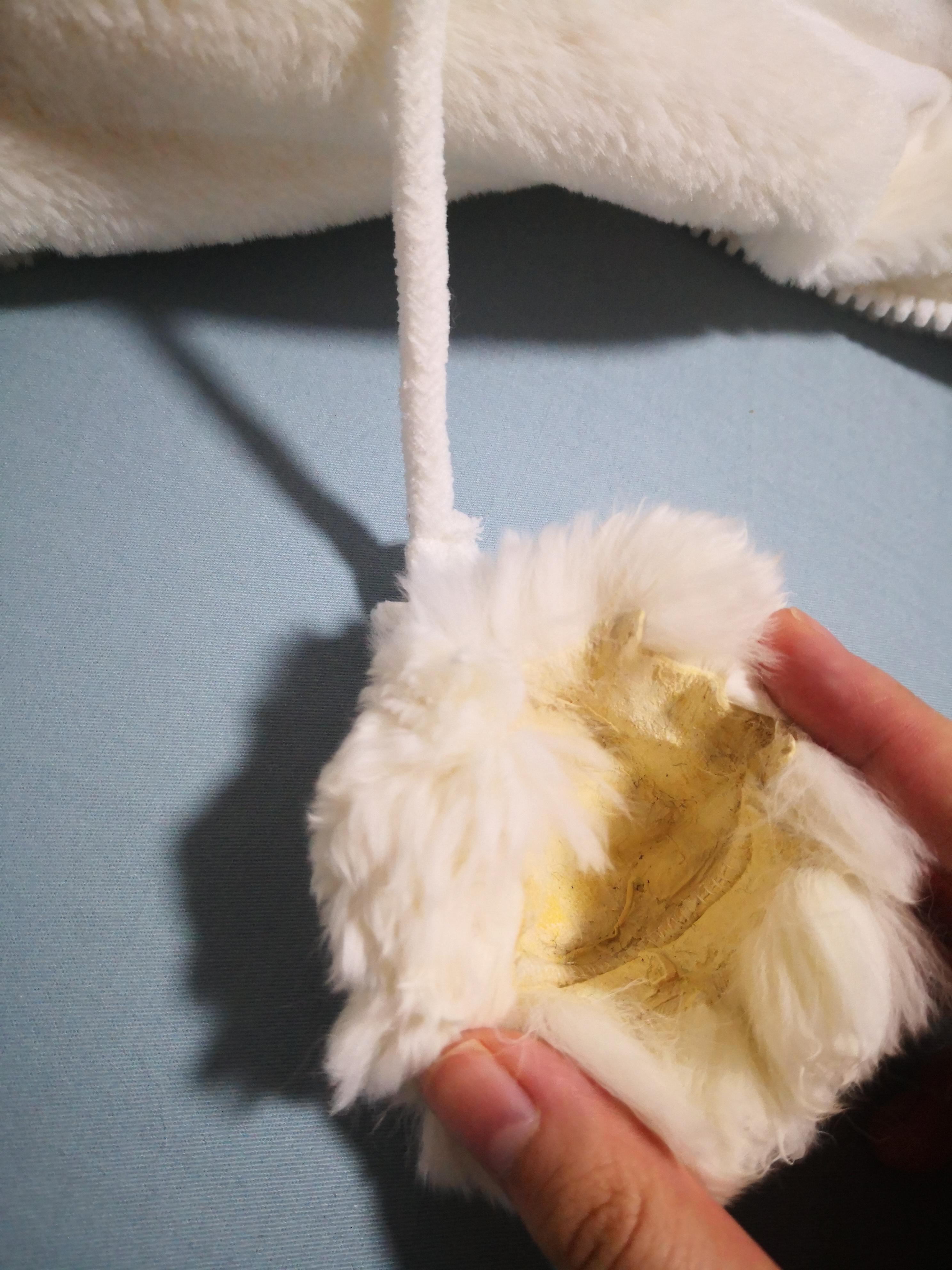 How to fix a broken pom pom? r/sewing