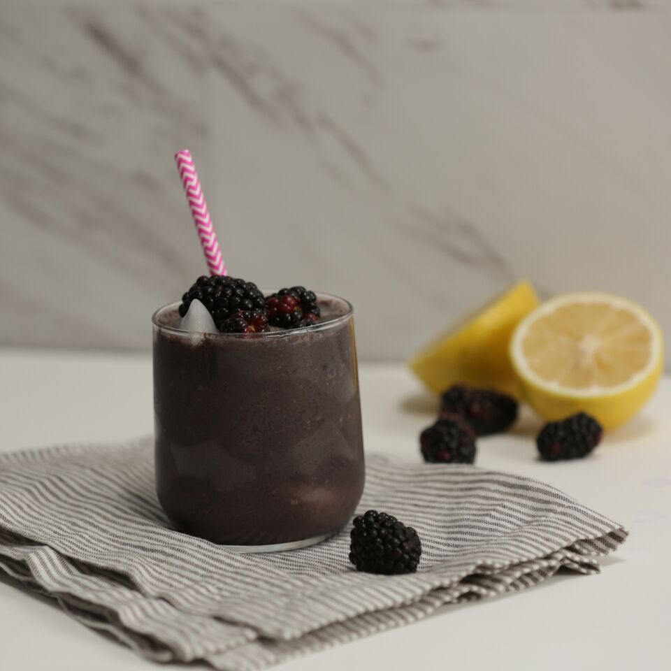 Stomach Soothing Blackberry Smoothie r/veggieshake