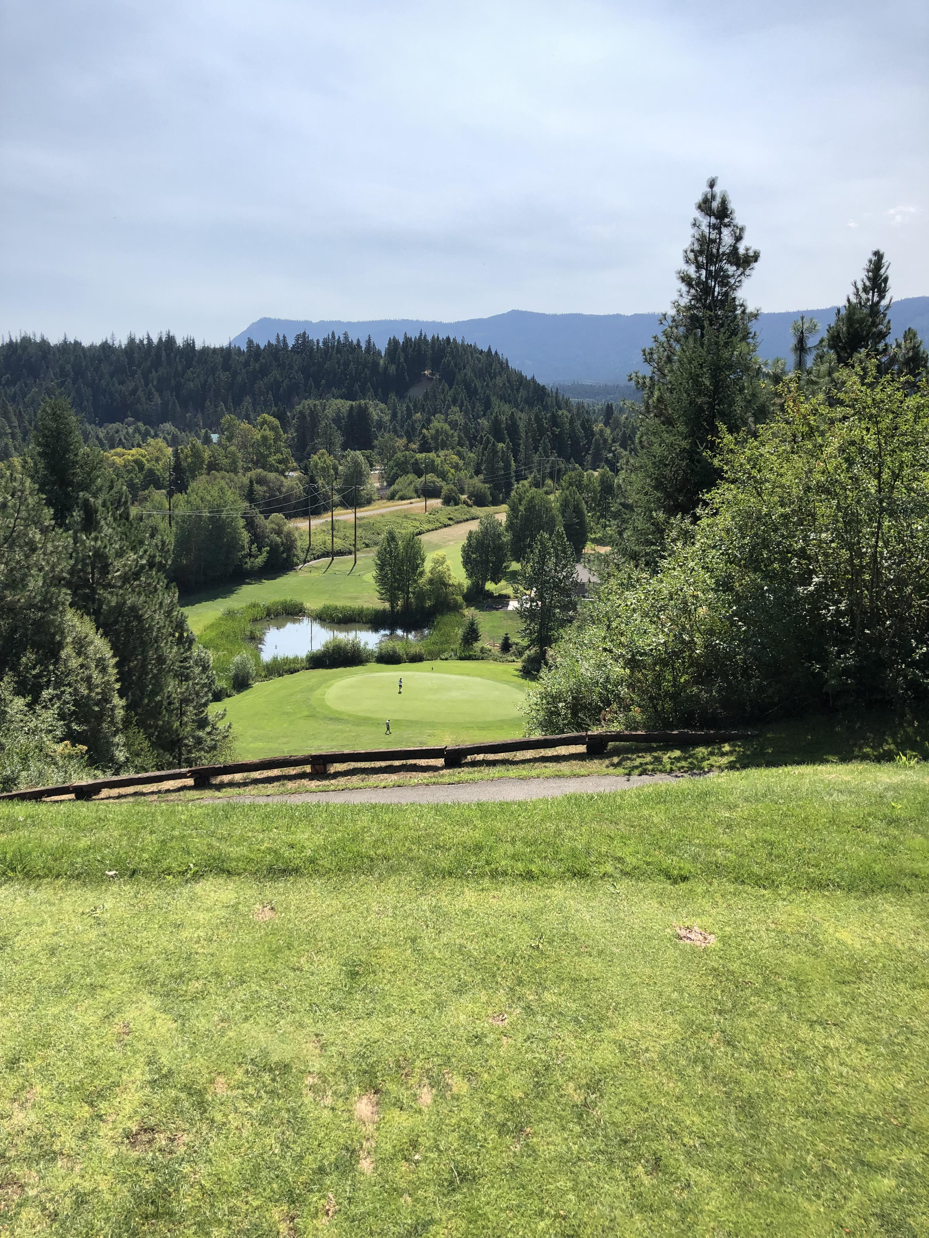 Par 4, elevated 200 yards up at sun country, cle elum wa r/golf