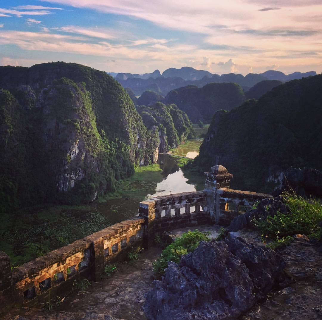 Walked up to the Top of Lying Dragon Mountain in Ninh Binh