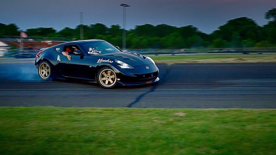 Nissan 370z Drifting