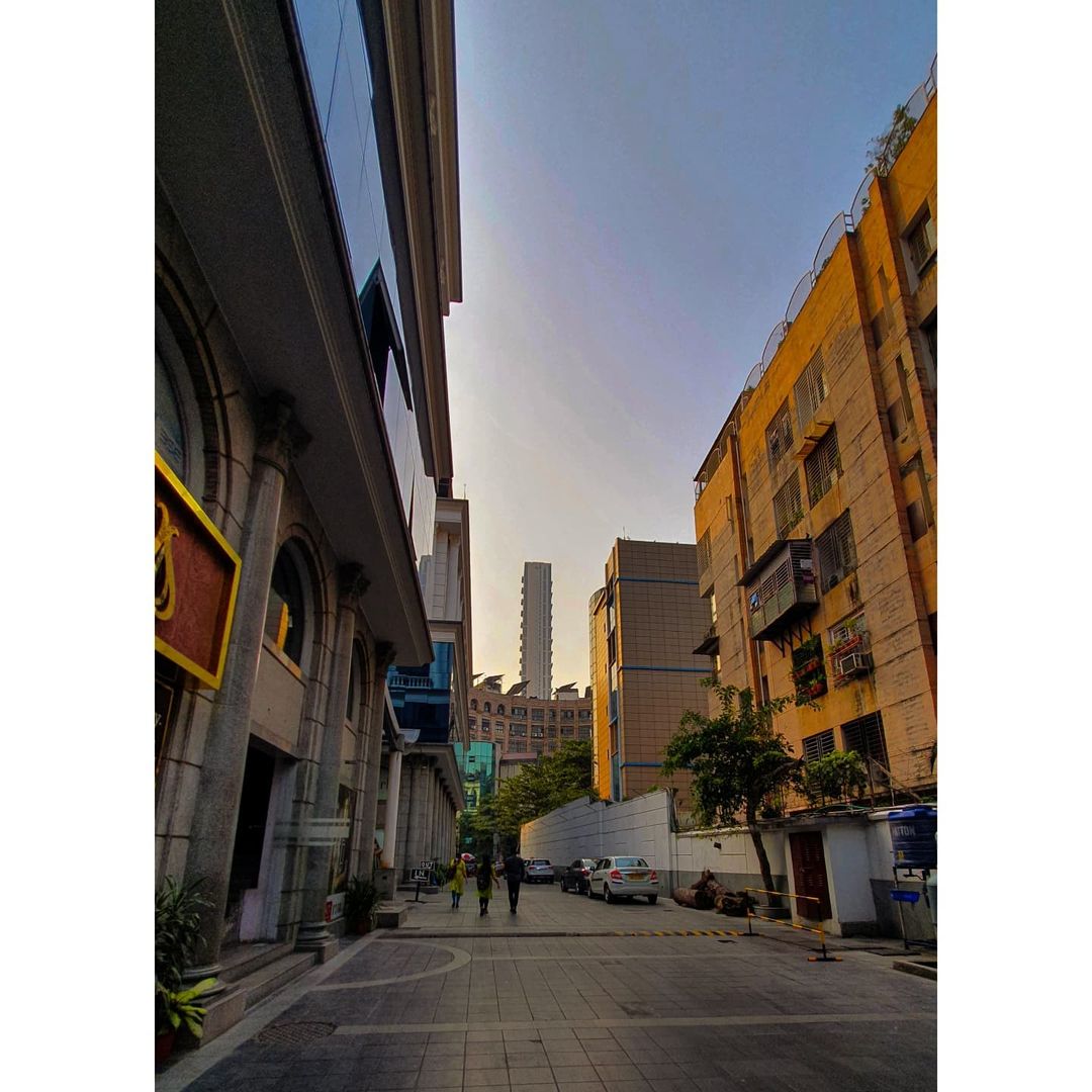 An alley in Park Street, Kolkata, India r/CityPorn