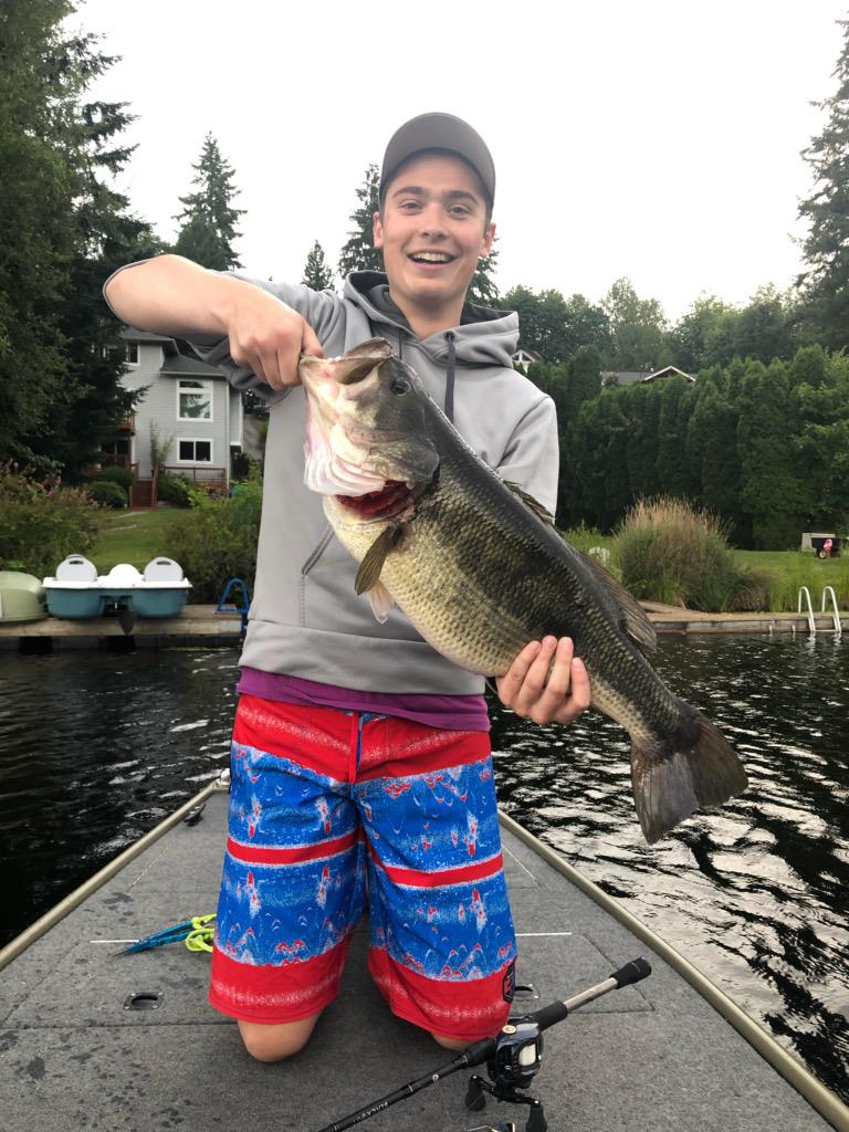 10lb Bass out of a 12 acre pond. (Washington State) r/bassfishing
