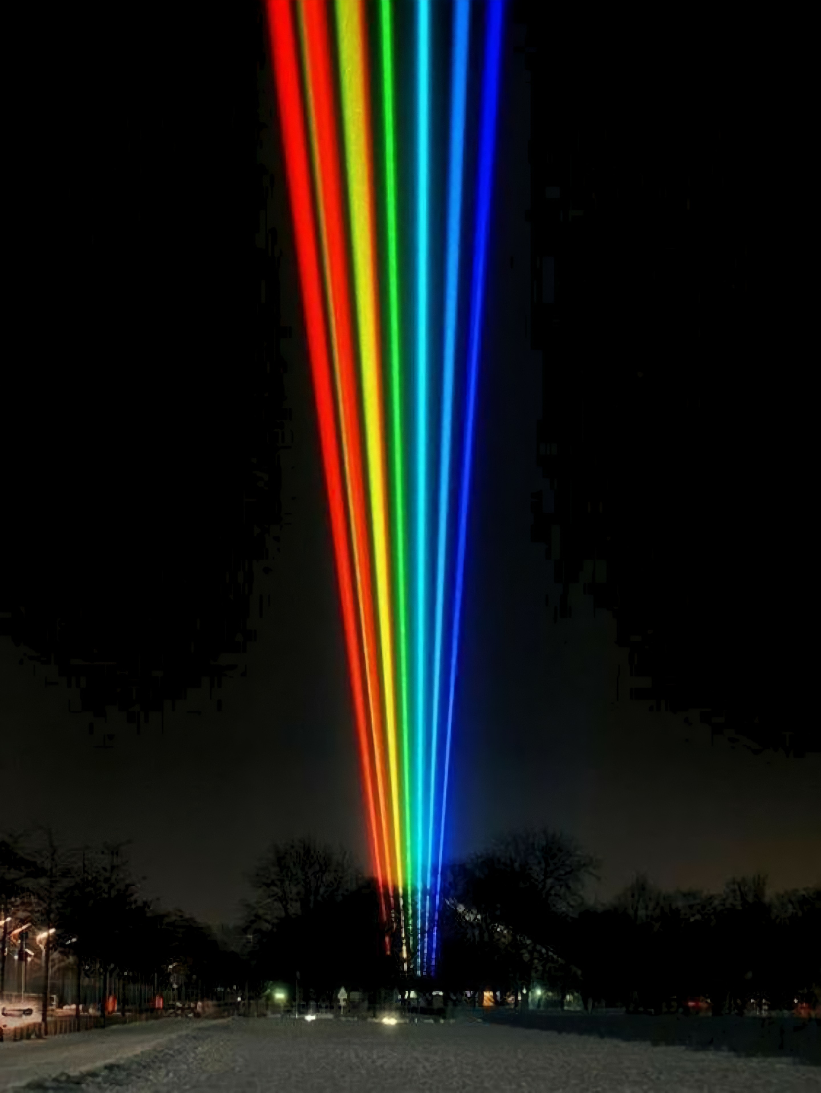 Rainbow Light Show (2880x3836) r/Amoledbackgrounds
