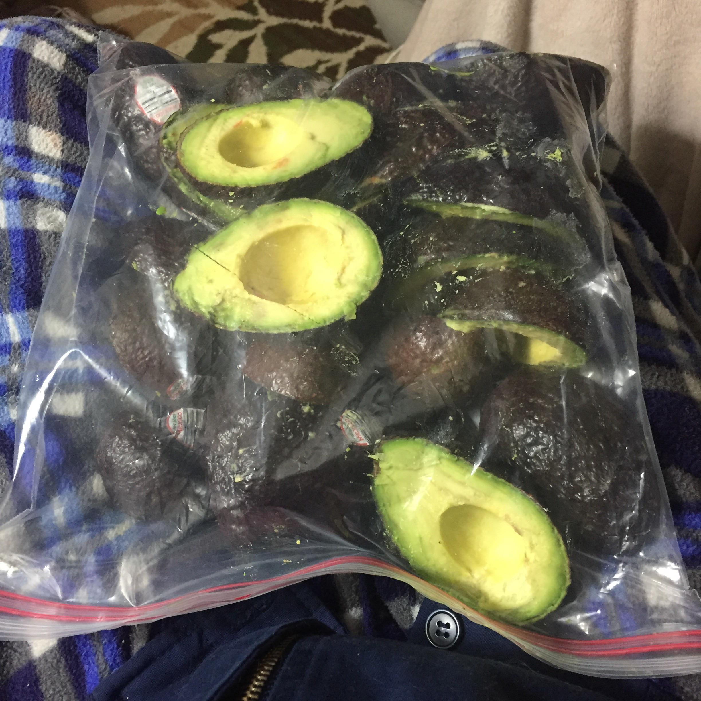You can freeze avocados! 💕 r/vegan