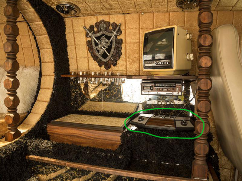 Scifi looking tech found in a custom 70's van whatisthisthing