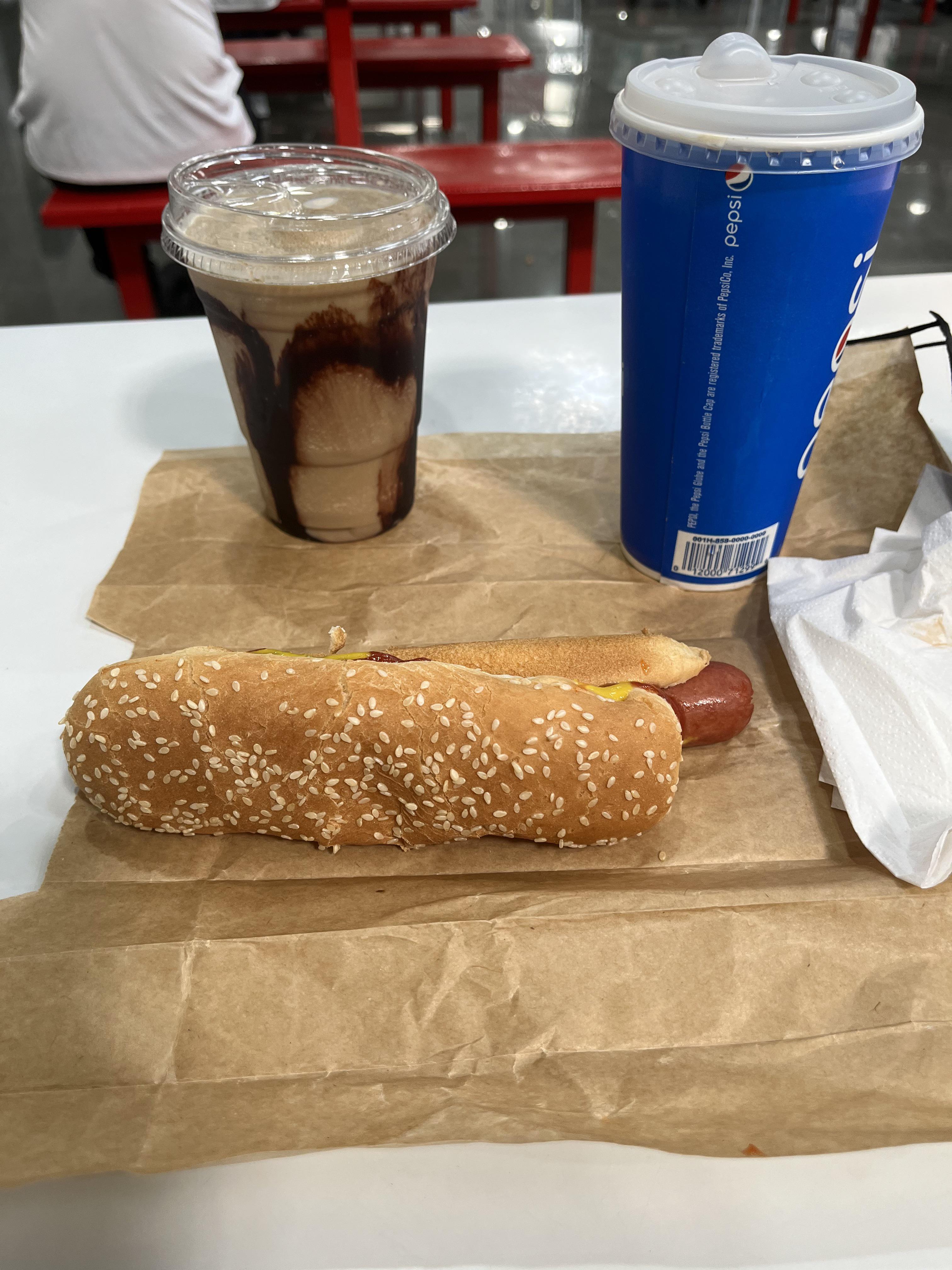 Life hack Your hotdog bag turns into a convenient placemat! r/Costco