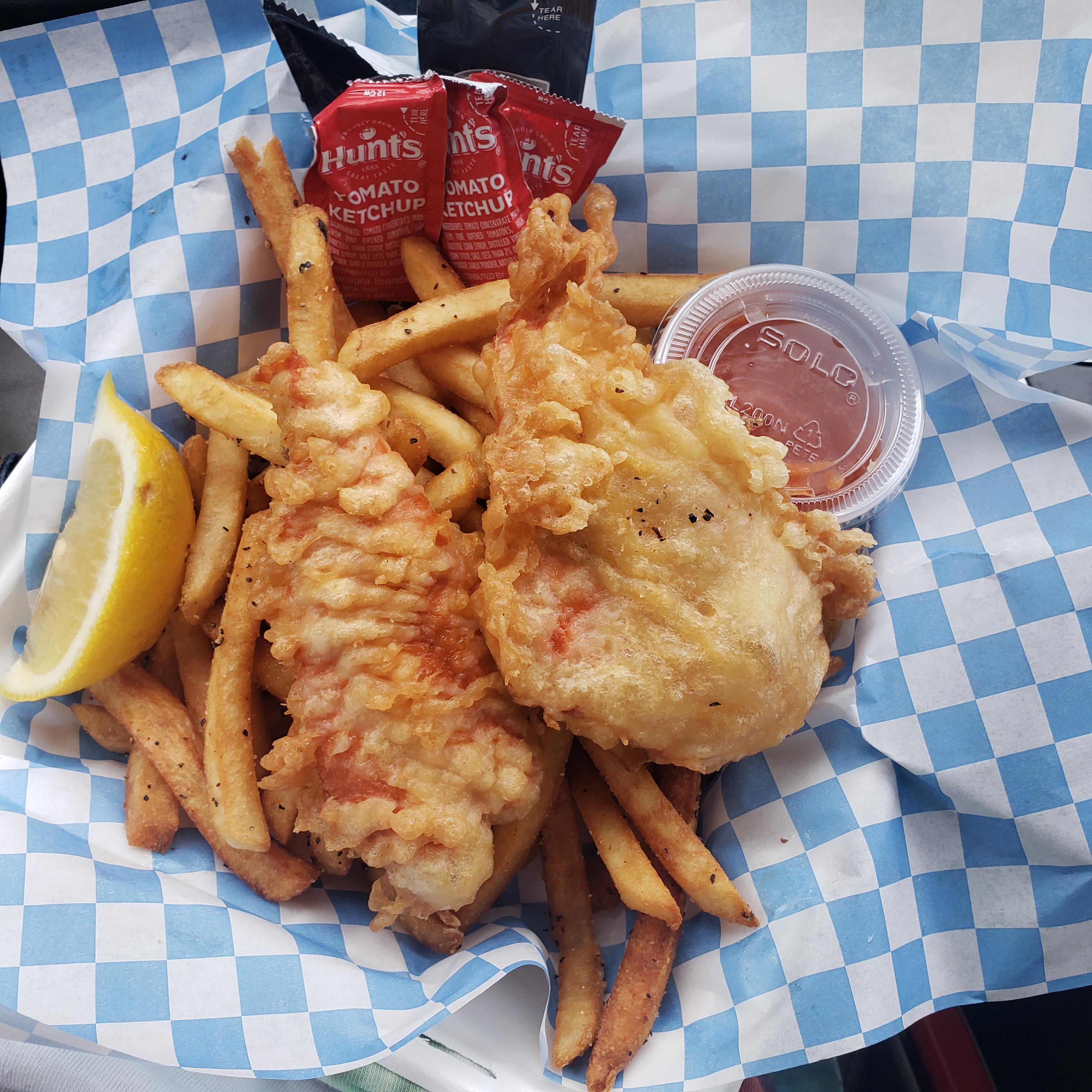 Some sockeye salmon fish and chips 🍟 😋 r/FoodPorn