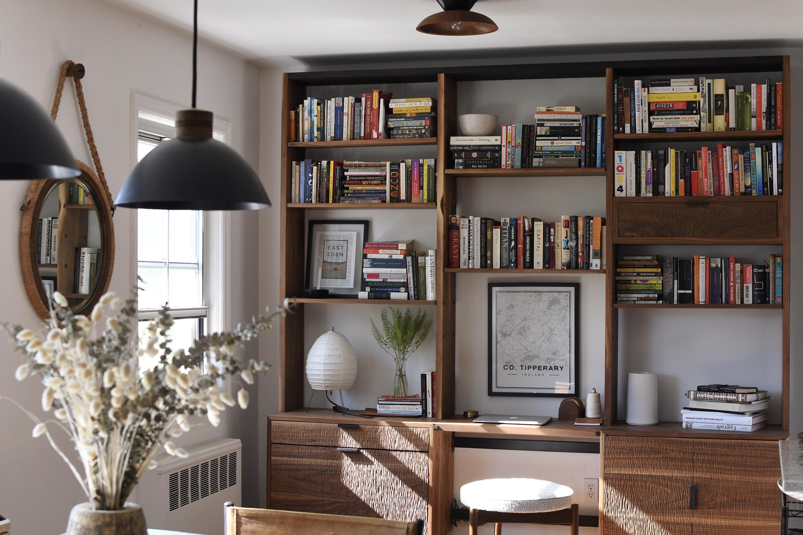 Slowly filling up the bookshelf. Westchester, NY r/AmateurRoomPorn