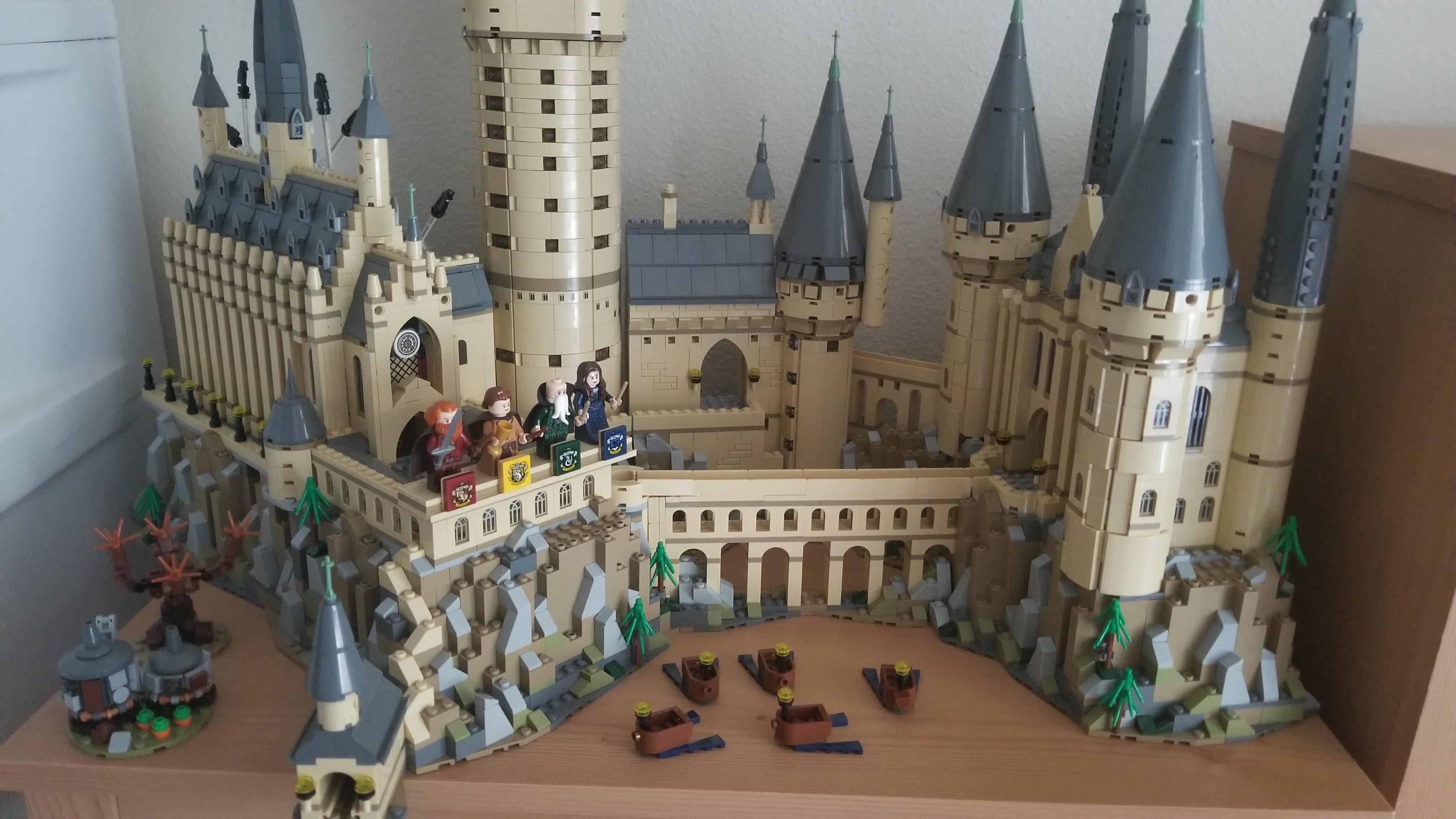 How To Display Lego Hogwarts Castle Image to u