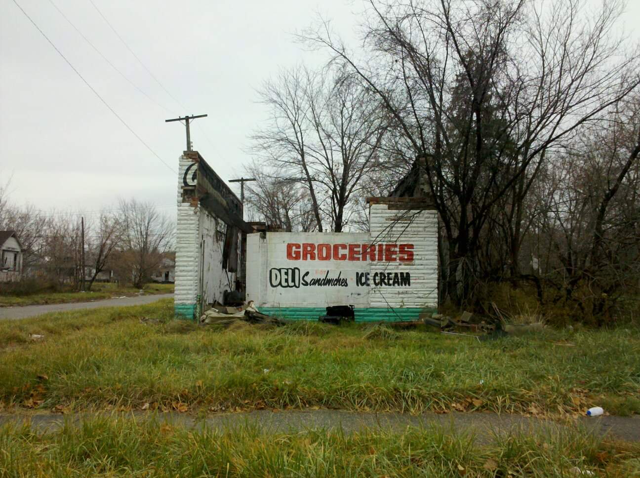 Abandoned grocery store. Detroit, Michigan. [1296x968] r/AbandonedPorn